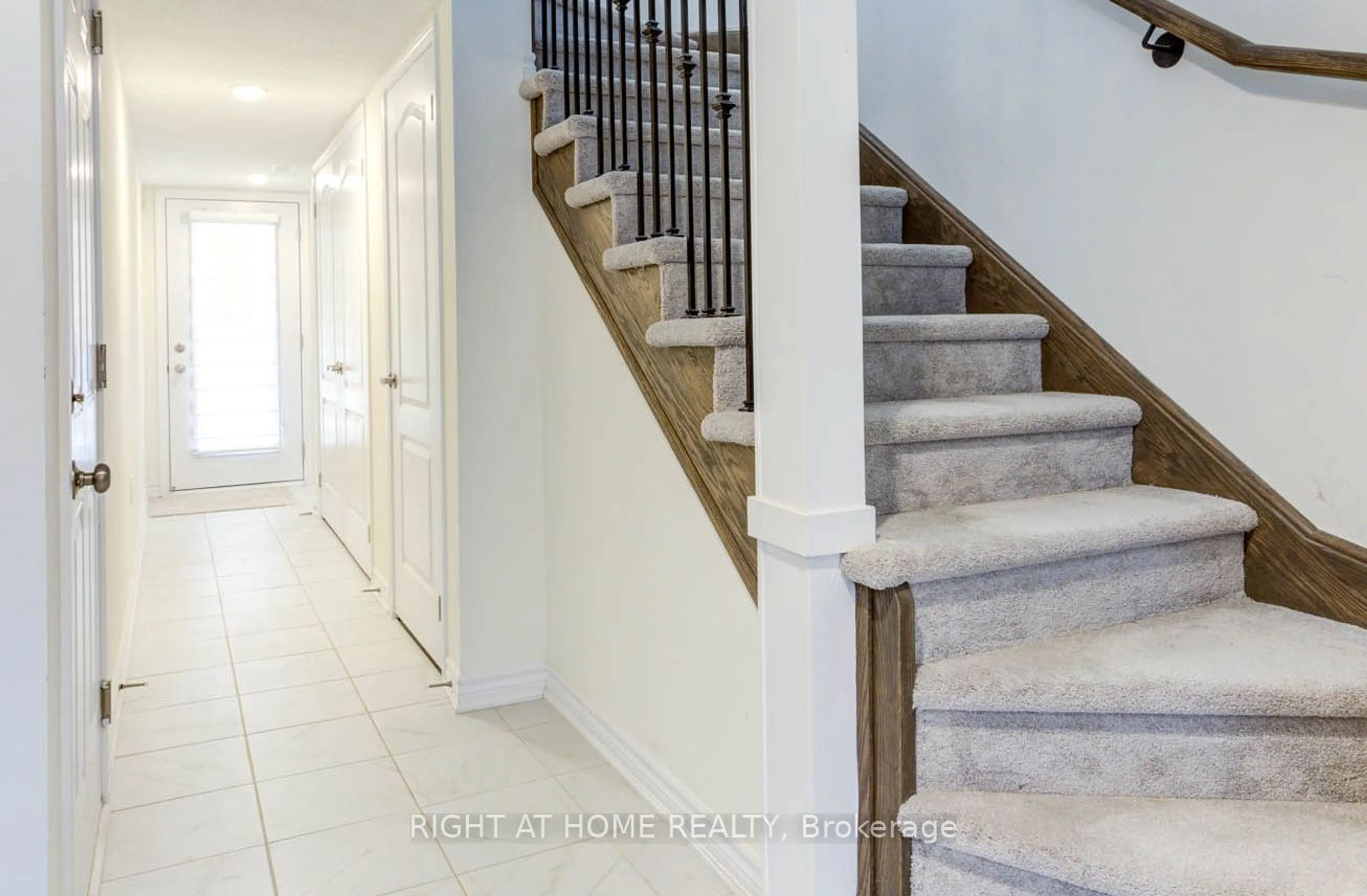 Stairs for 13 Sama Way, Wasaga Beach Ontario L9Z 0K3