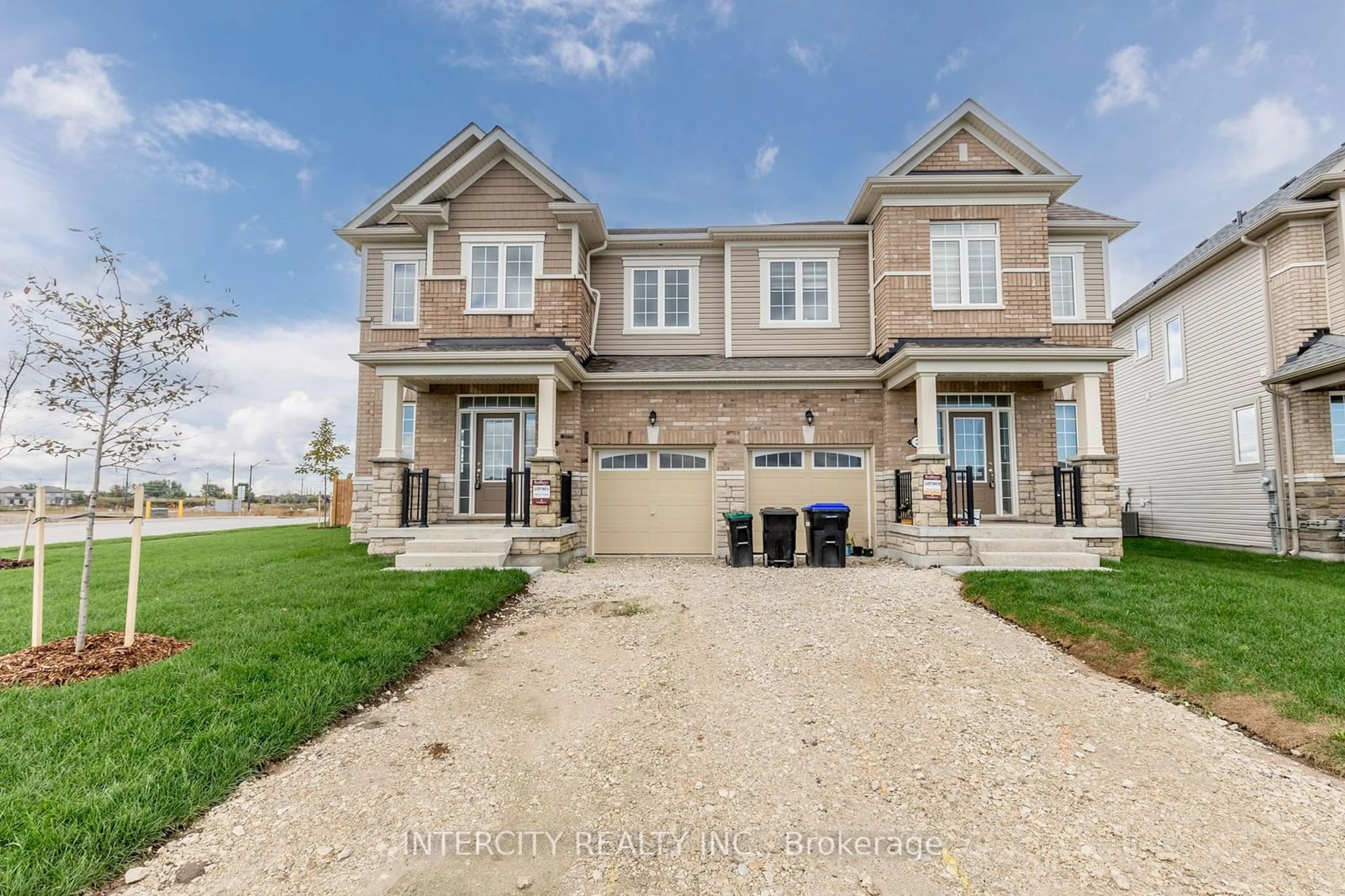 A pic from exterior of the house or condo, the street view for 1 Mission St, Wasaga Beach Ontario L6Z 0L8