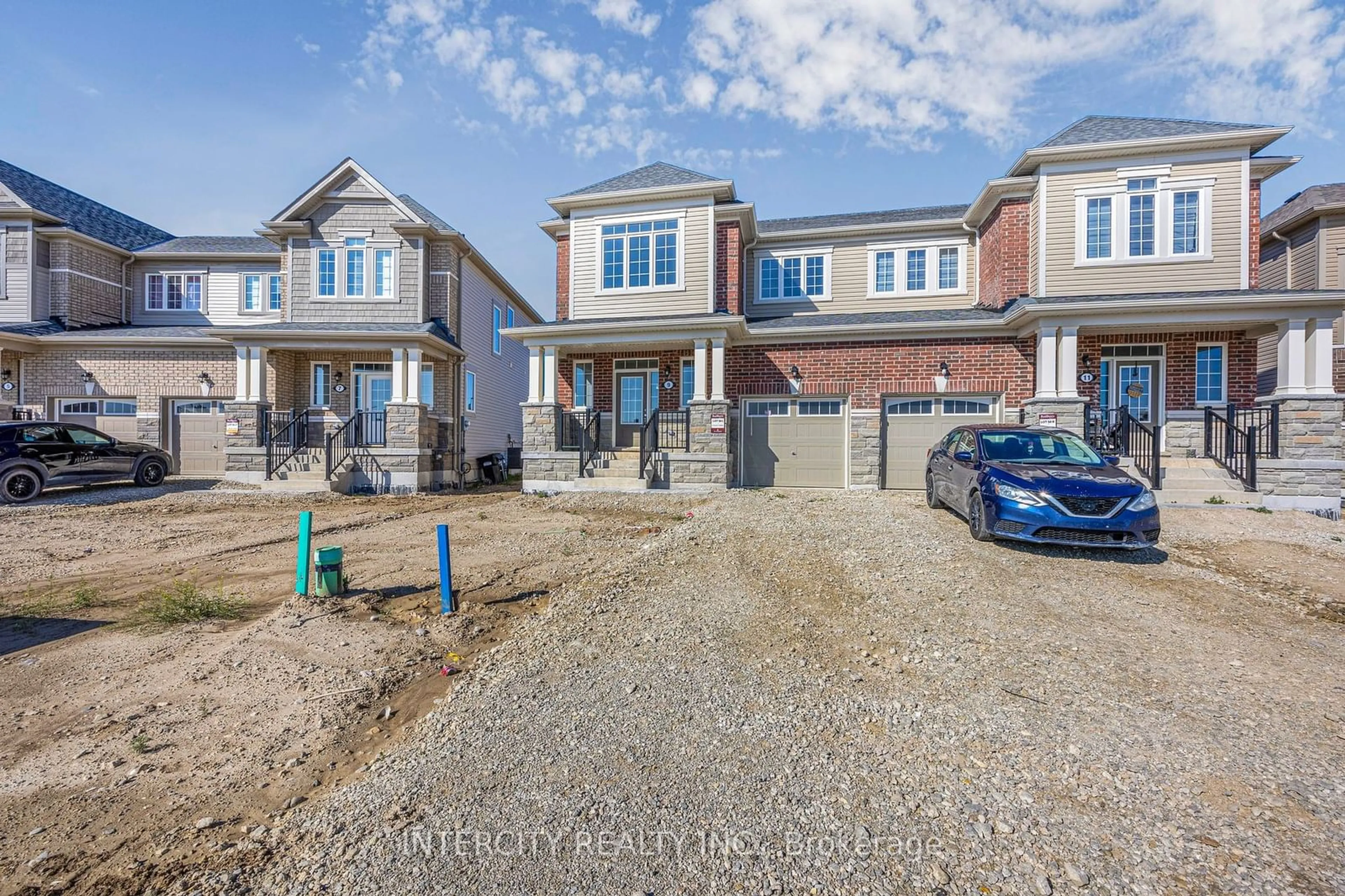 A pic from exterior of the house or condo, the street view for 9 Mission St, Wasaga Beach Ontario L9Z 0L8