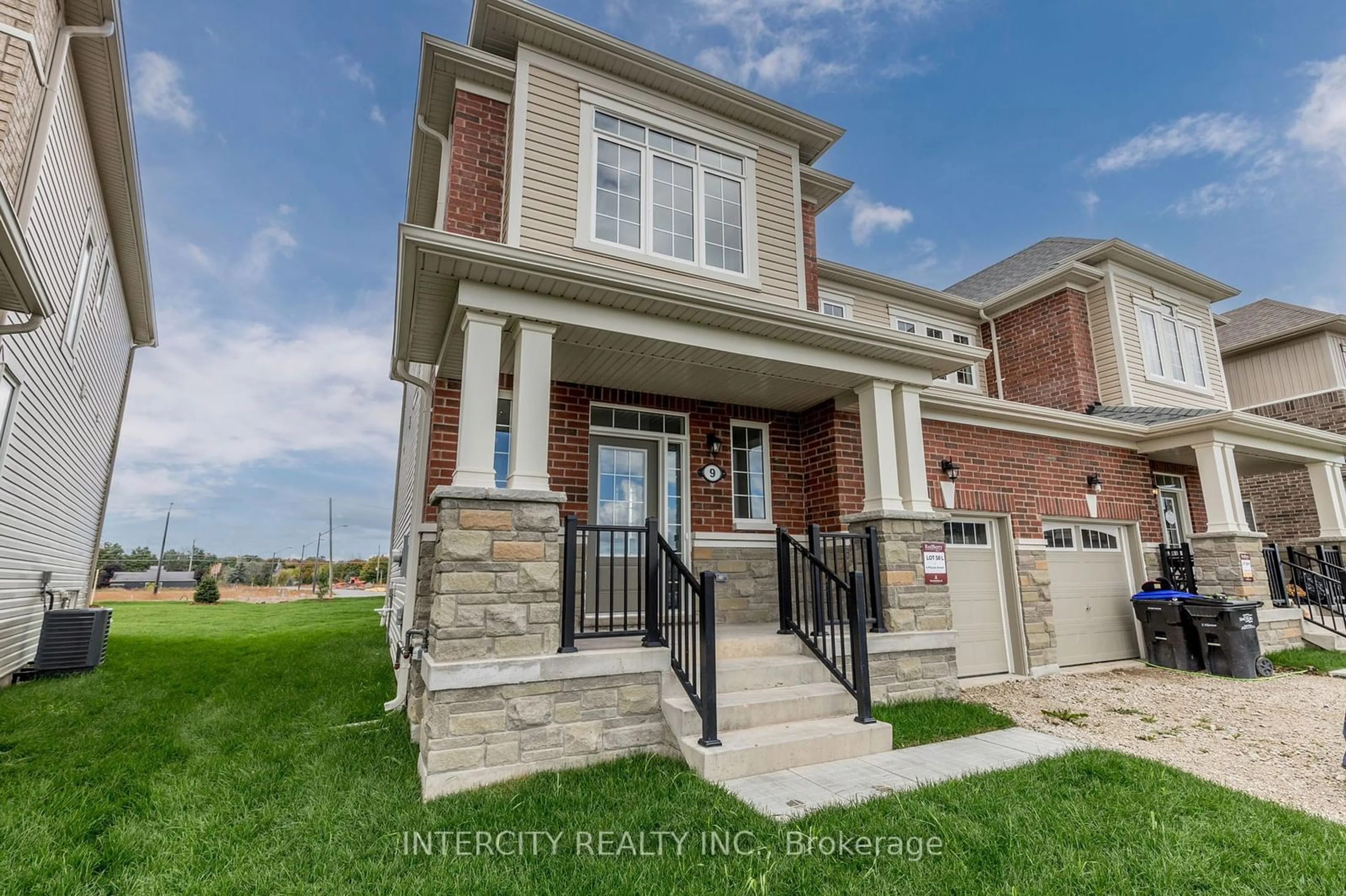 Home with brick exterior material for 9 Mission St, Wasaga Beach Ontario L9Z 0L8