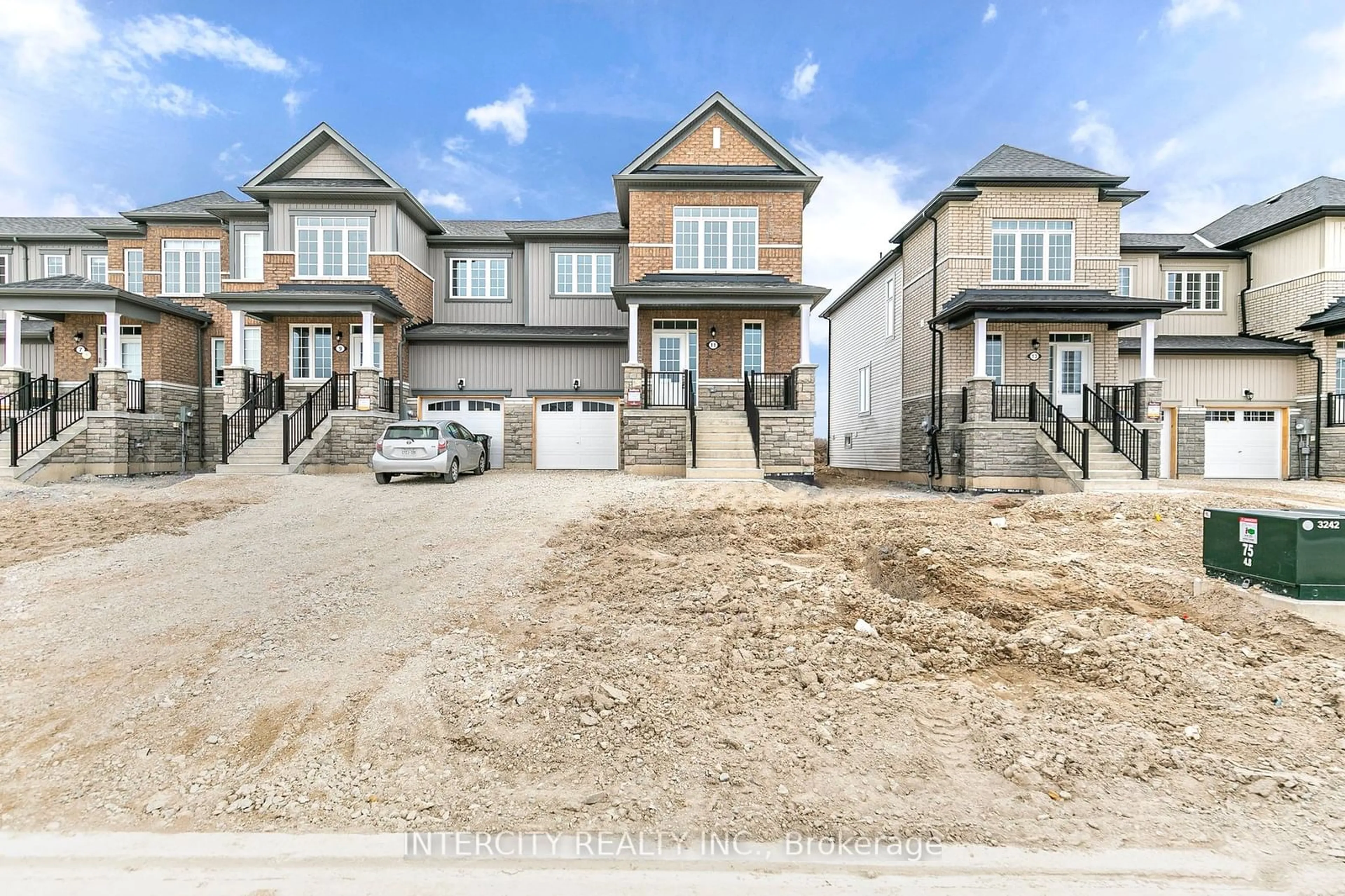 A pic from exterior of the house or condo, the street view for 11 Carriage Lane, Wasaga Beach Ontario L9Z 0L8