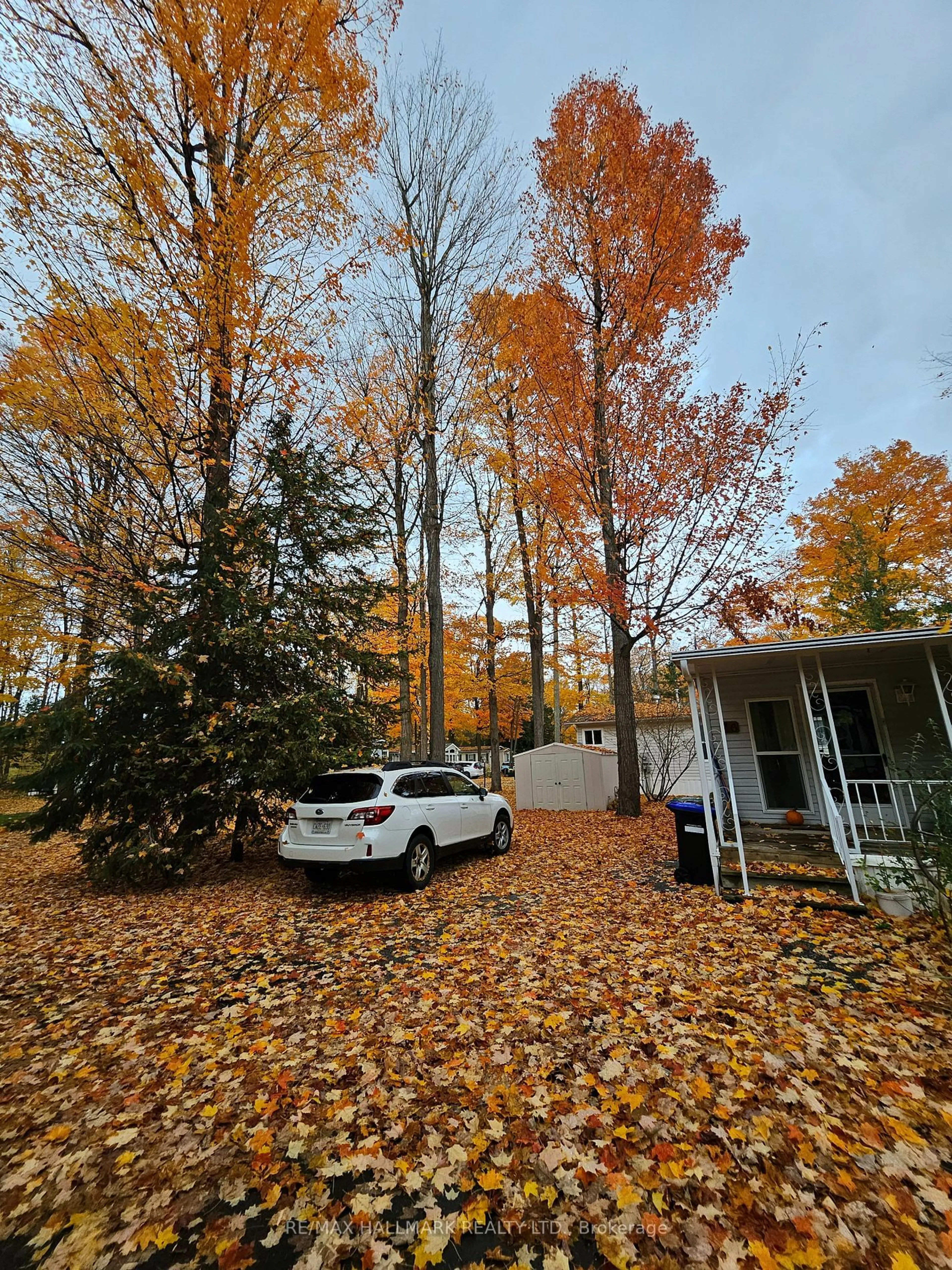 A pic from exterior of the house or condo, the street view for 26 The Boardwalk, Wasaga Beach Ontario L9Z 3A8