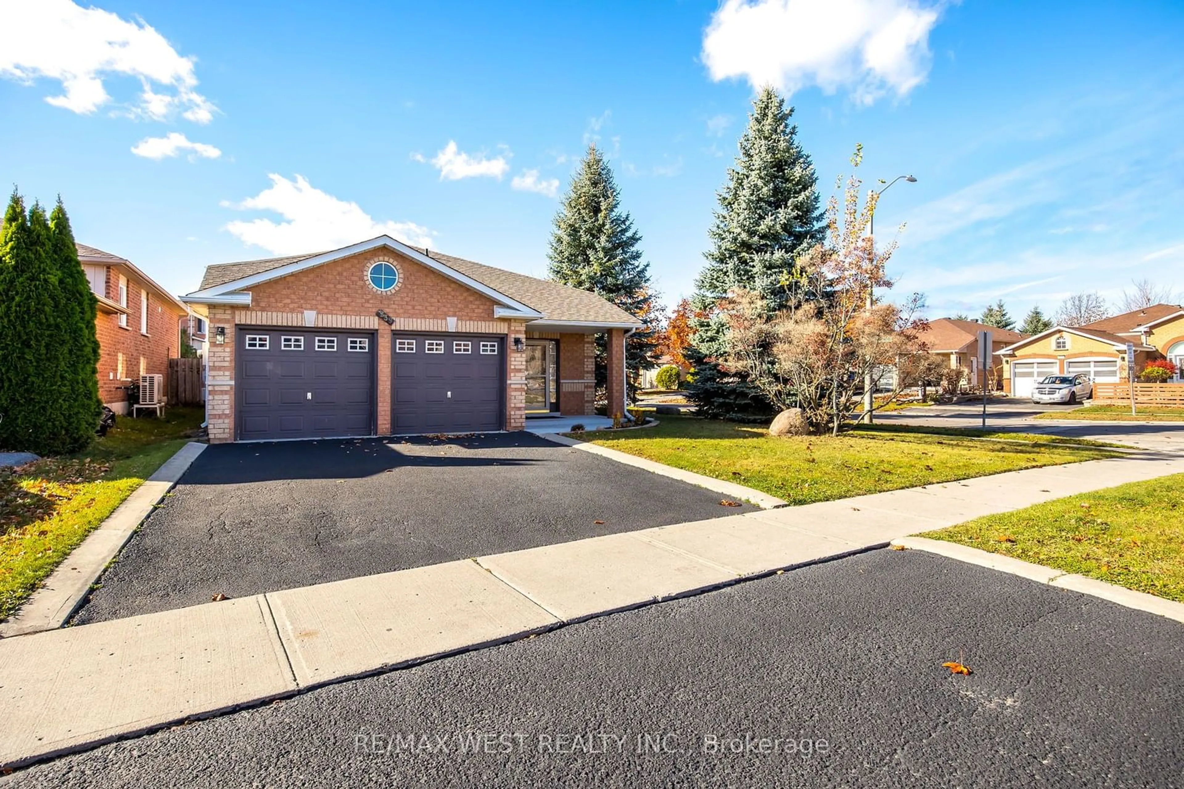 A pic from exterior of the house or condo, the street view for 239 Emms Dr, Barrie Ontario L4N 0L5