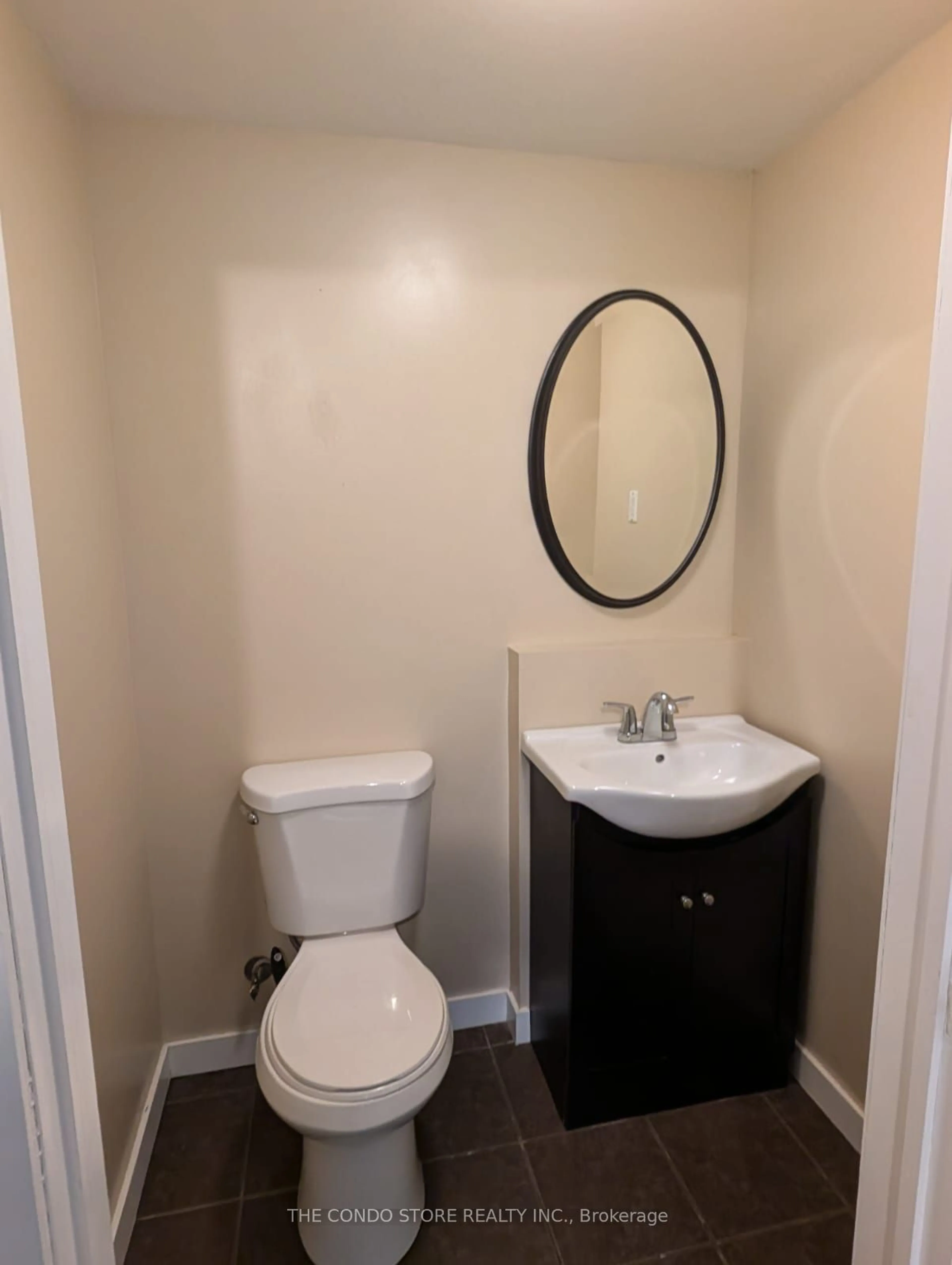 Standard bathroom, unknown for 10 Sawmill Rd #32, Barrie Ontario L4N 6X3