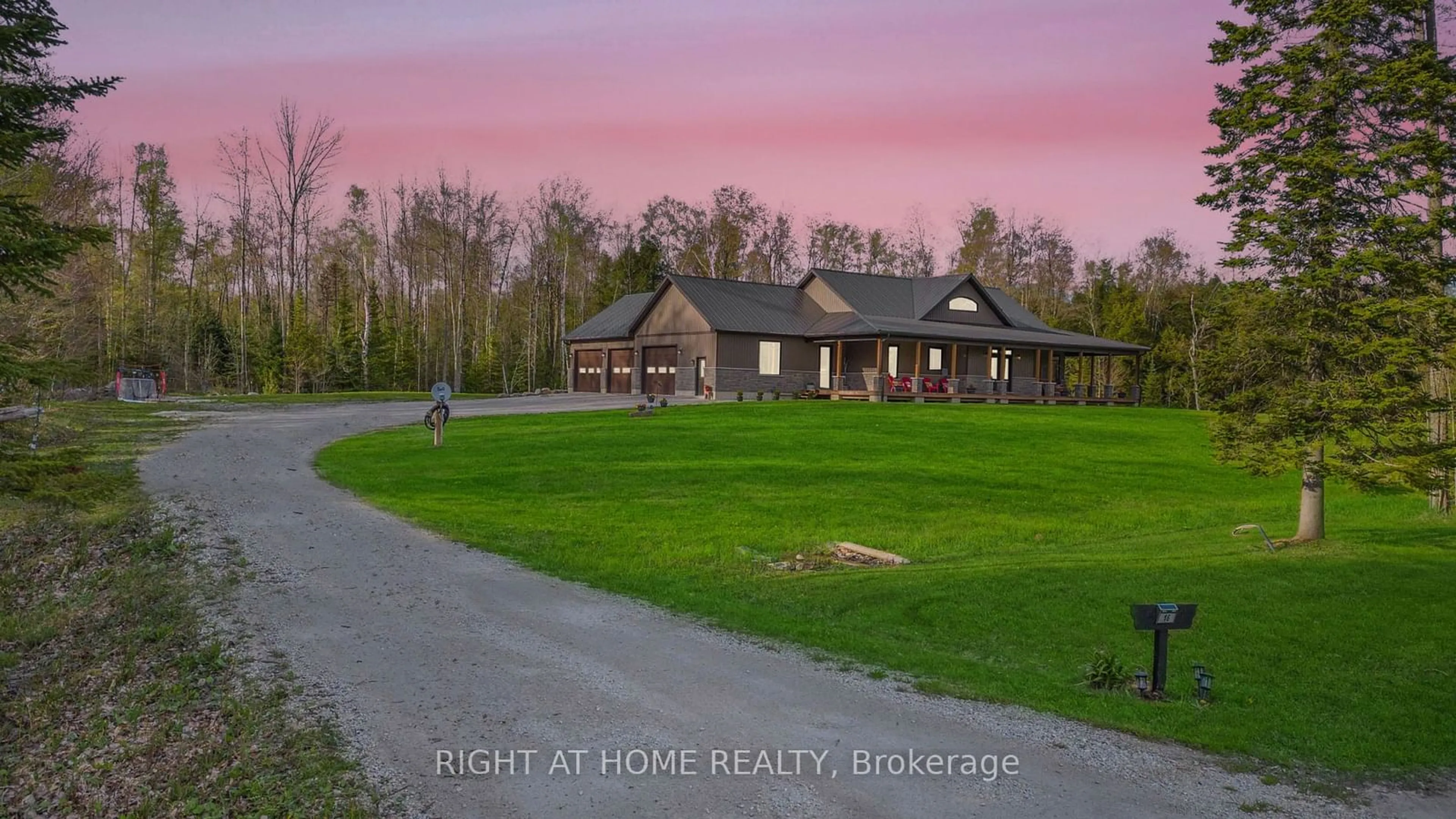 Frontside or backside of a home, cottage for 16 Whitetail Dr, Clearview Ontario L0M 1N0