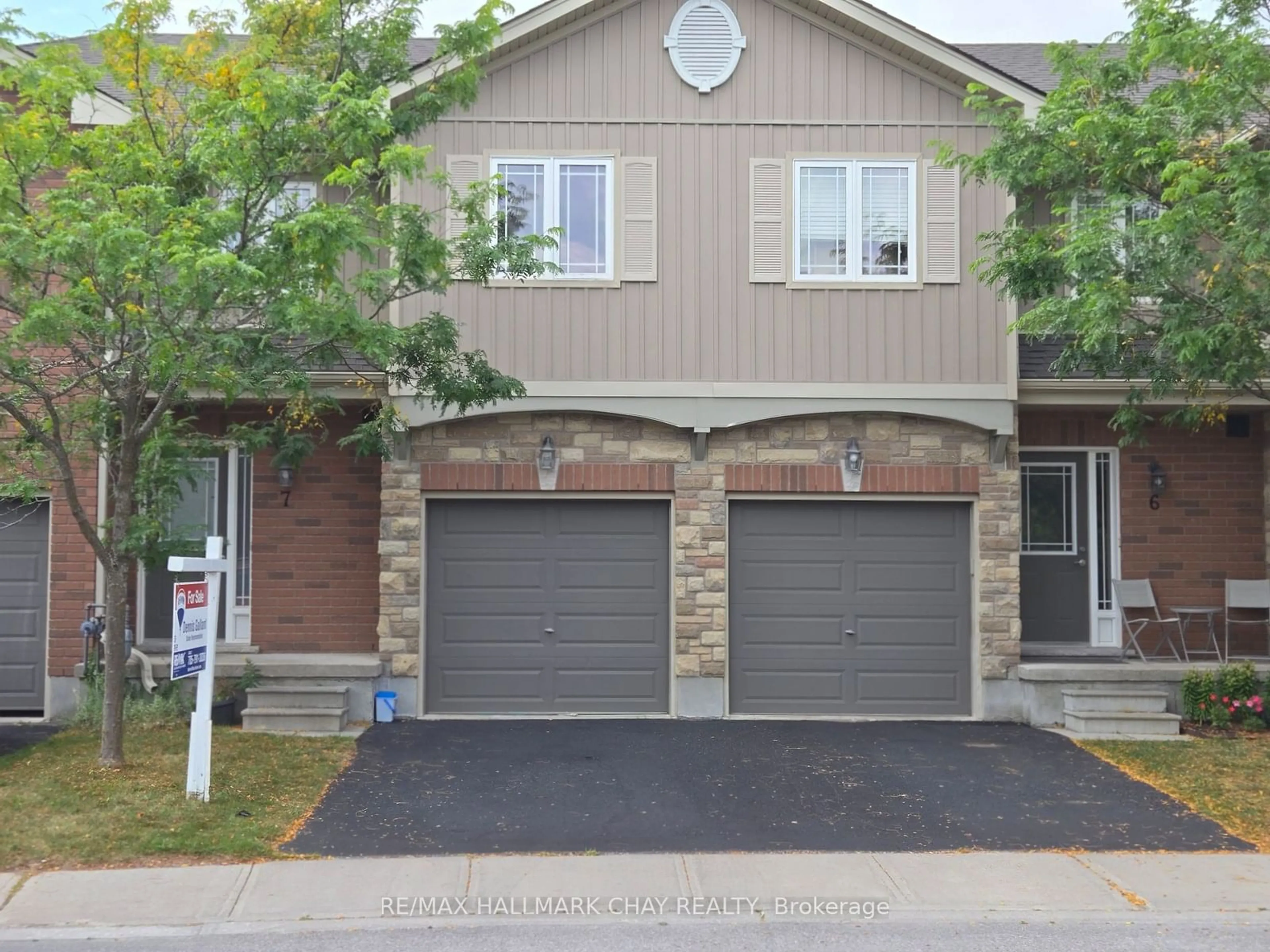 A pic from exterior of the house or condo, cottage for 204 Alva St #7, Barrie Ontario L4N 3W3