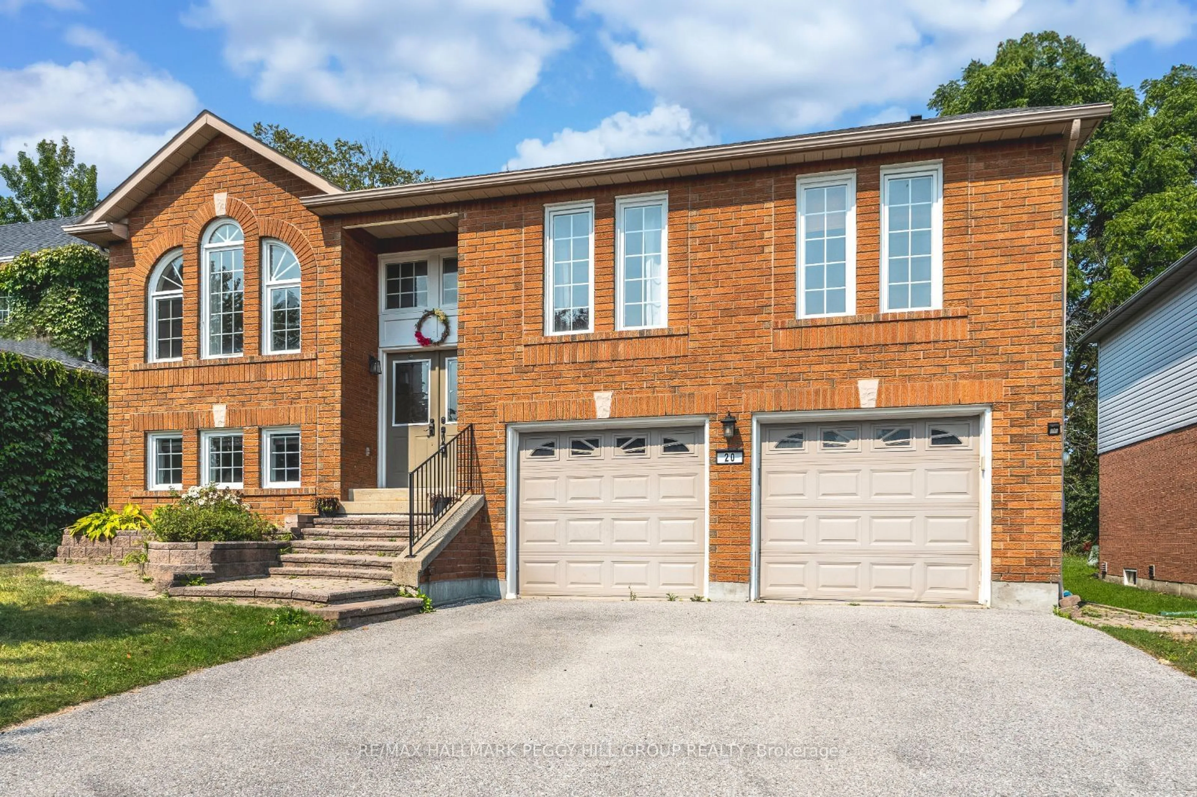 Home with brick exterior material for 20 Frontier Ave, Orillia Ontario L3V 7S8