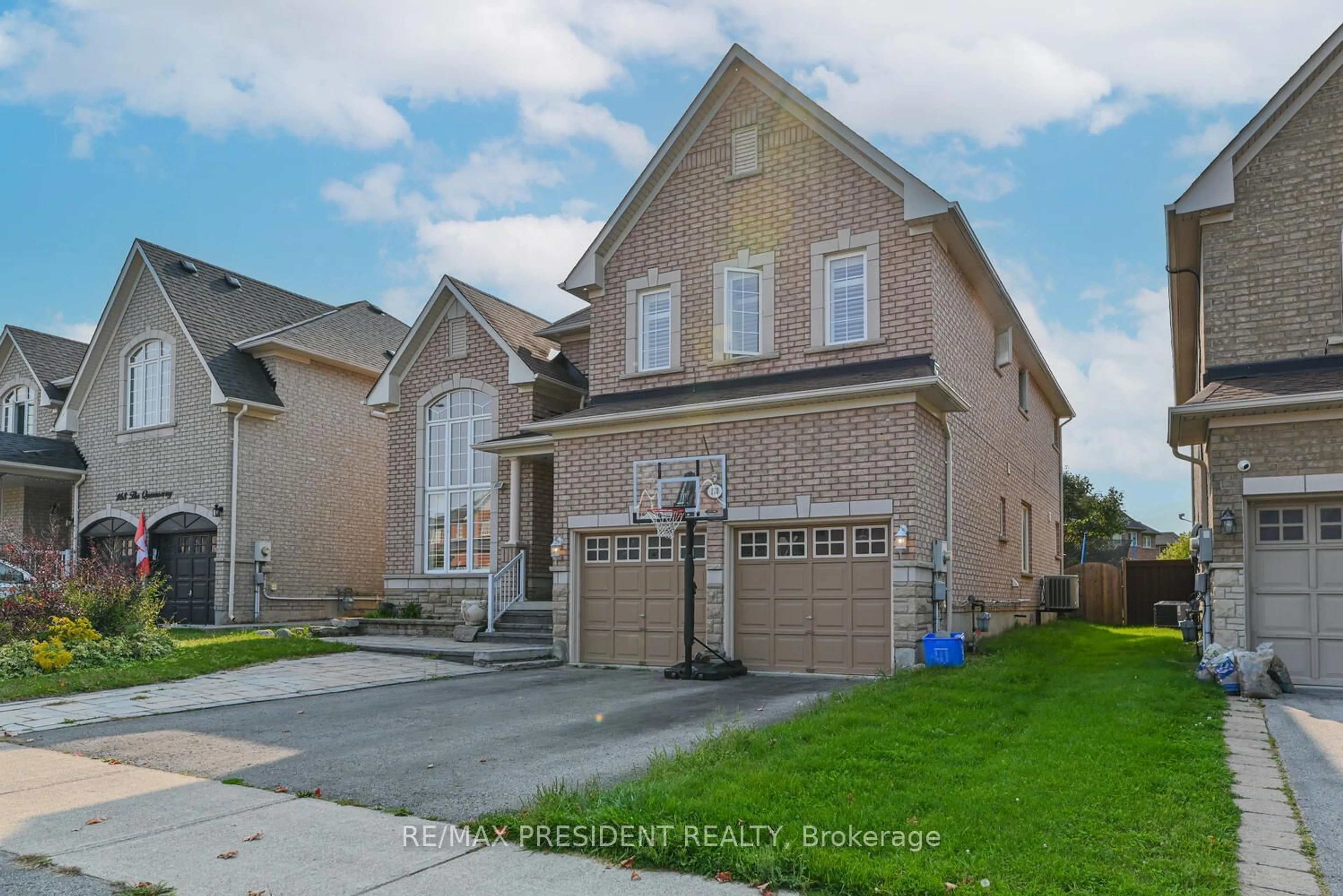 Frontside or backside of a home, the street view for 170 The Queensway, Barrie Ontario L4M 0B5