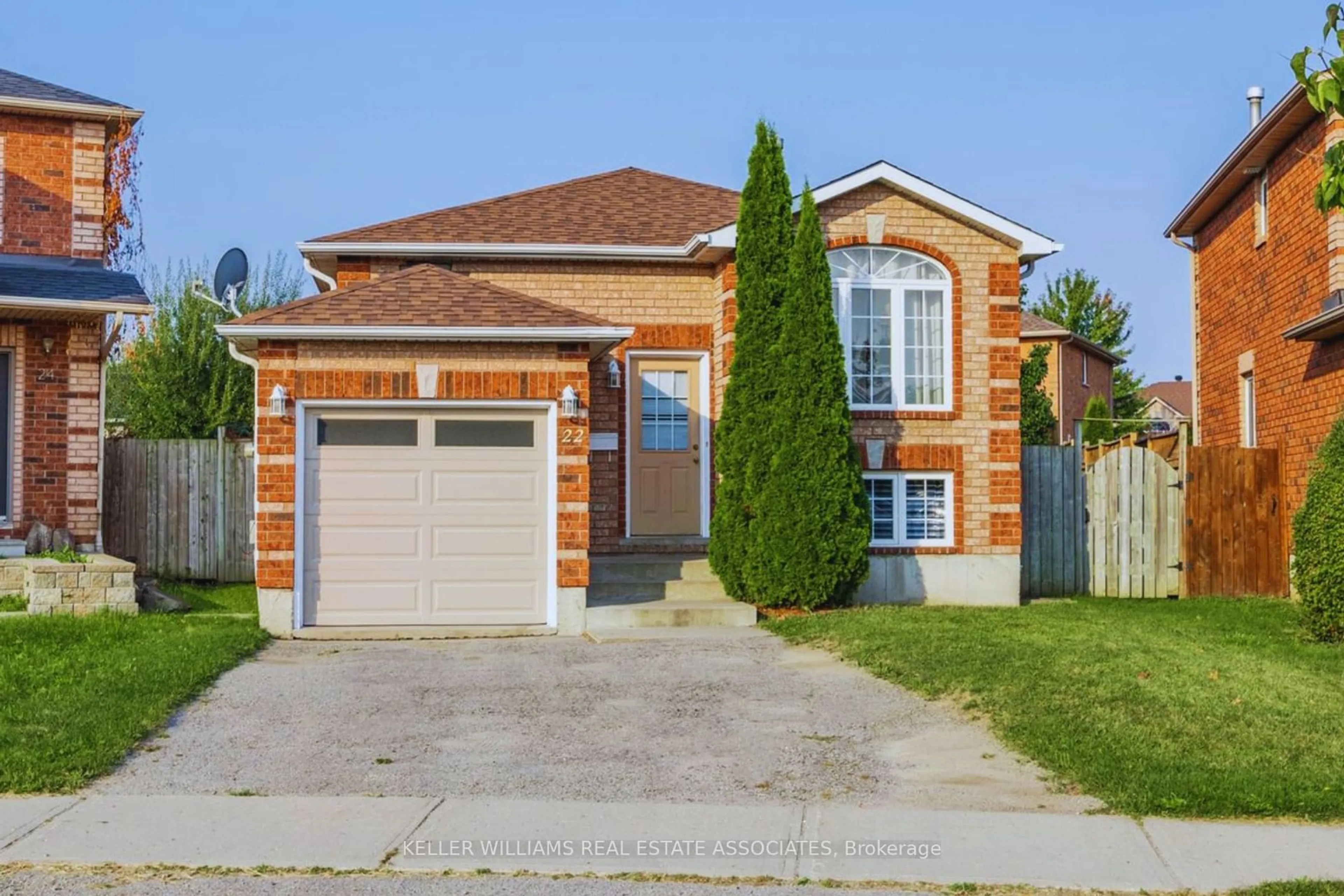 Frontside or backside of a home, cottage for 22 Weymouth Rd, Barrie Ontario L4M 6R9