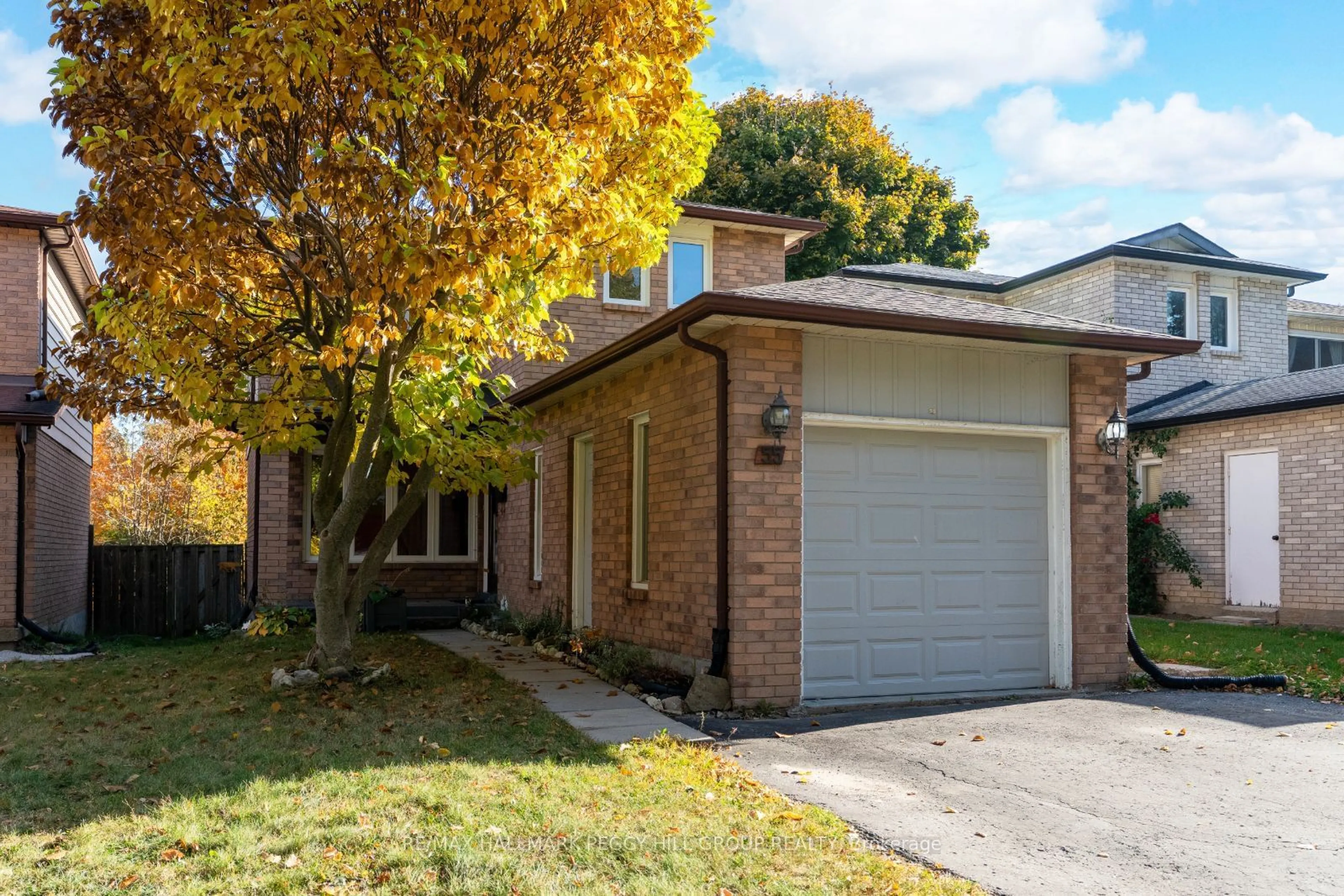 A pic from exterior of the house or condo, the street view for 55 Garden Dr, Barrie Ontario L4N 5T8