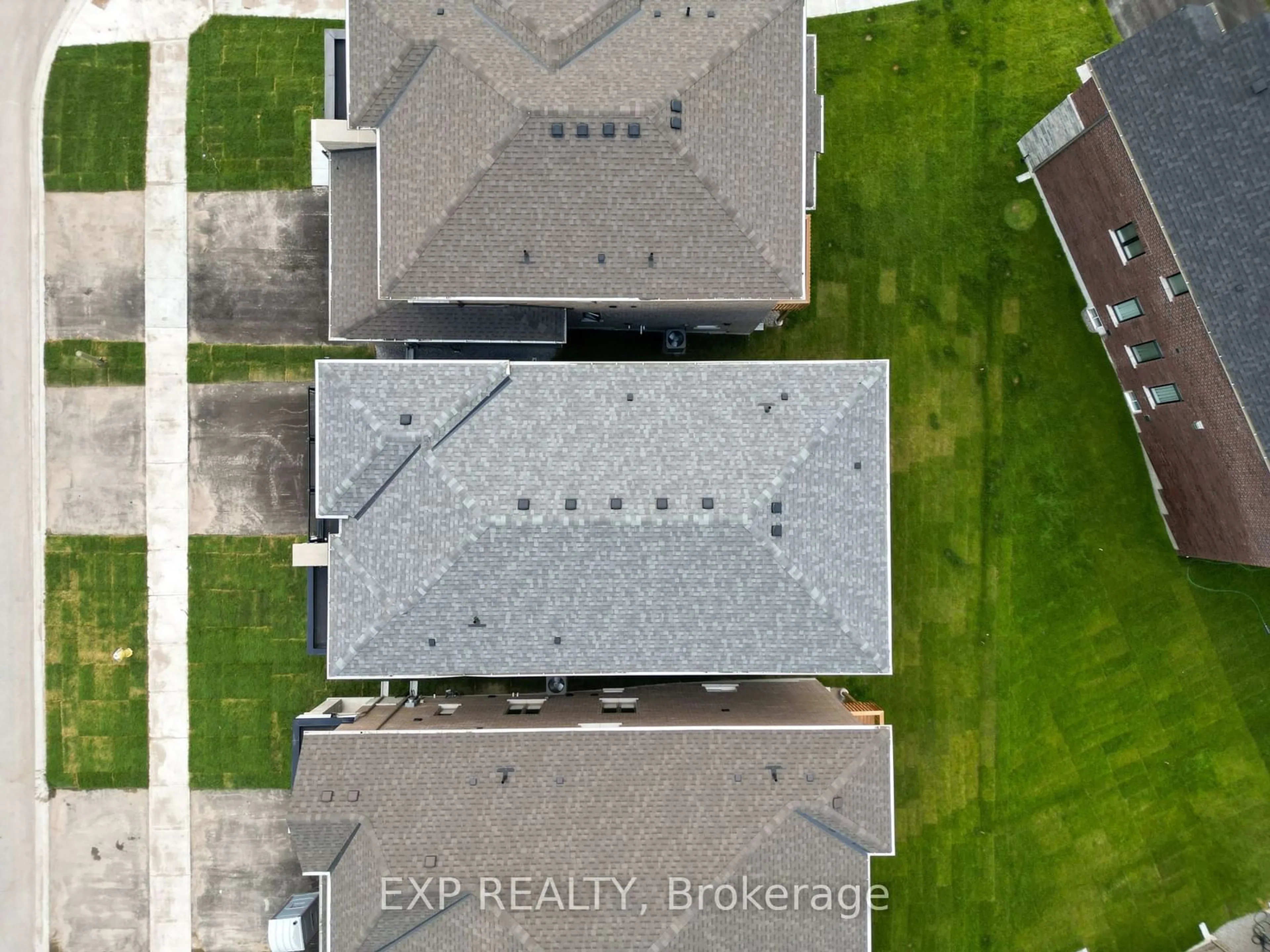 Frontside or backside of a home, the street view for 56 Bearberry Rd, Springwater Ontario L0L 1Y3