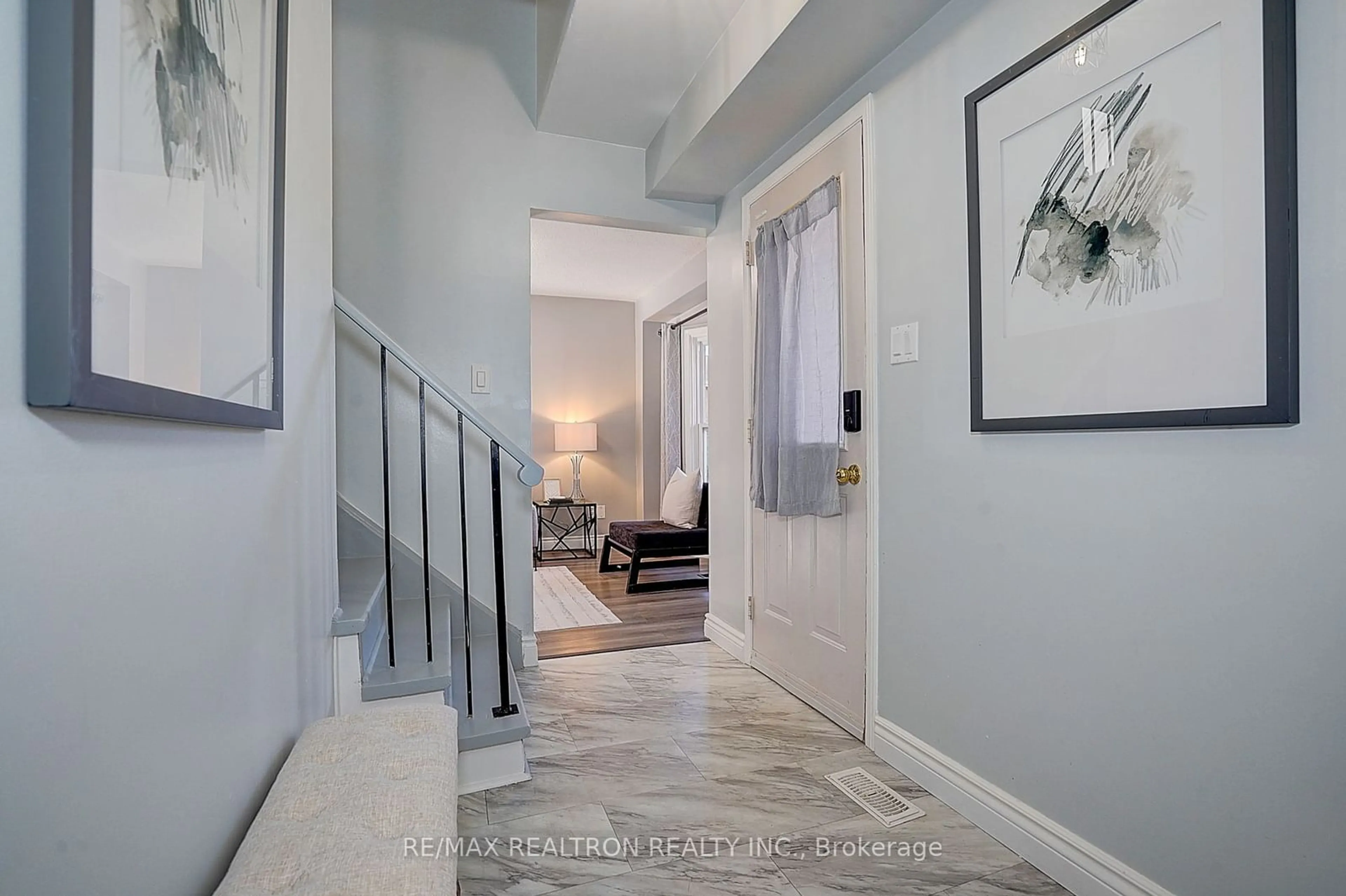 Indoor entryway, cement floor for 43 Quance St, Barrie Ontario L4N 7M3