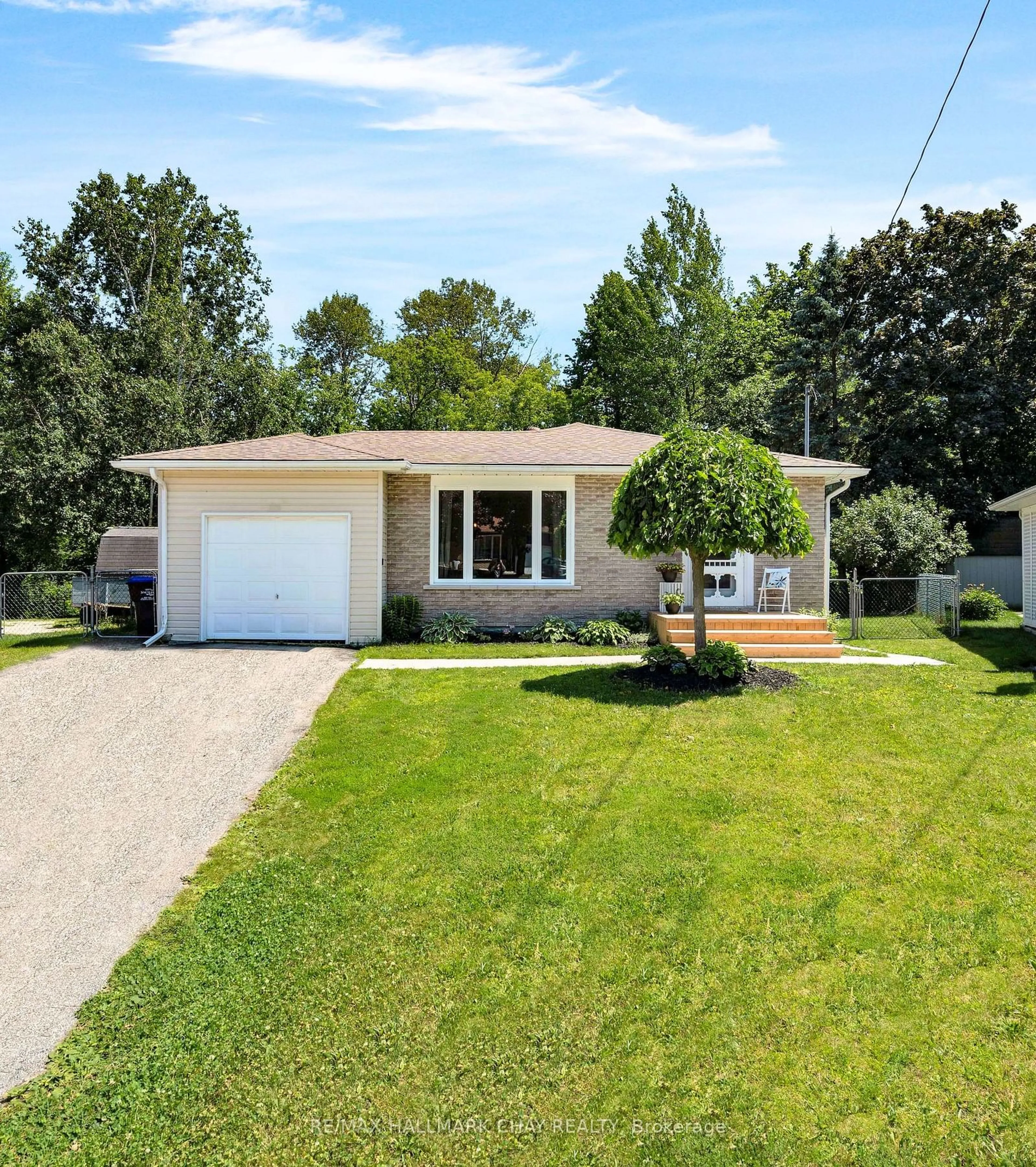 Frontside or backside of a home, cottage for 229 Eric St, Clearview Ontario L0M 1S0