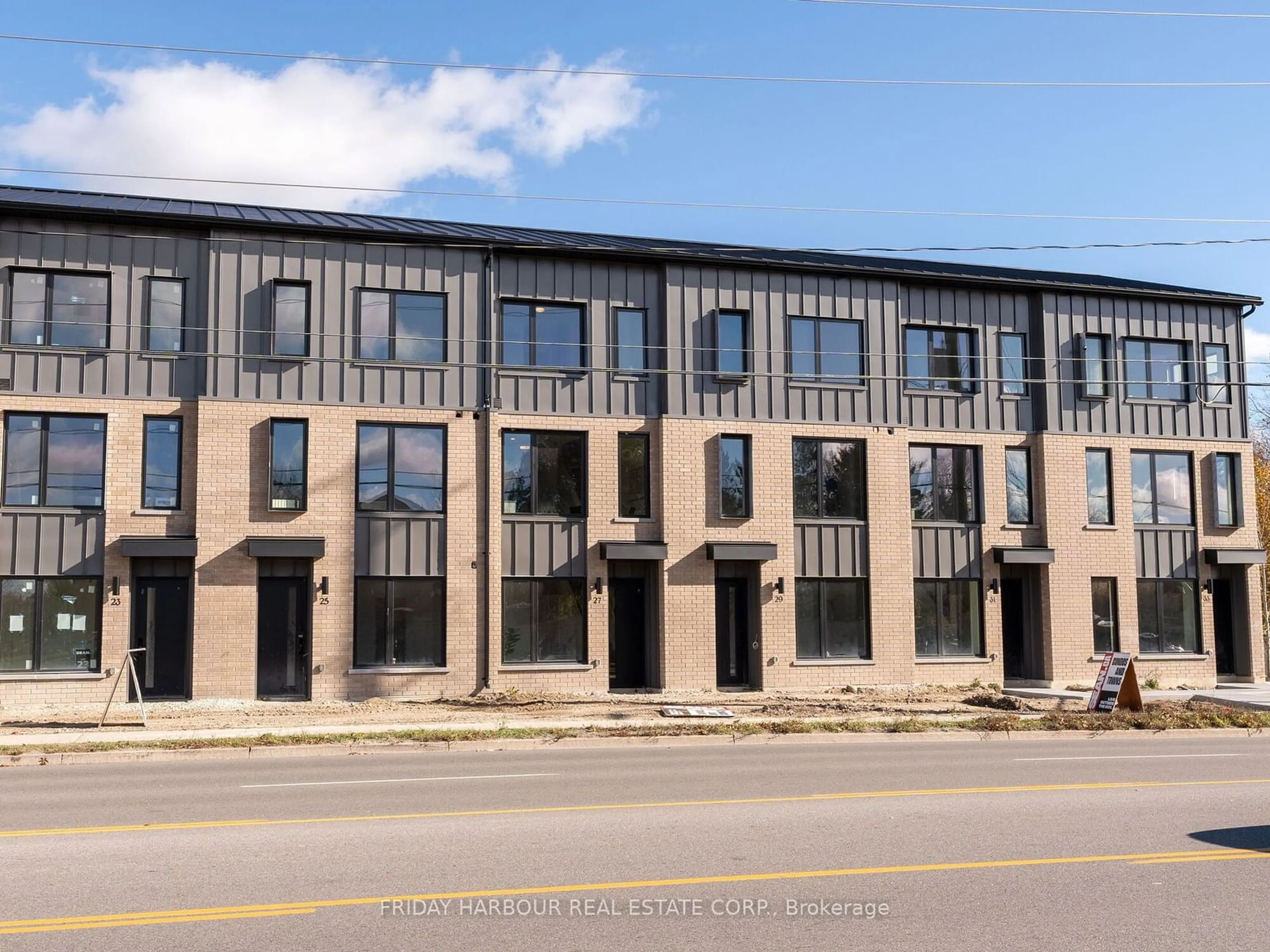 A pic from exterior of the house or condo, the front or back of building for 27 Rainwater Lane, Barrie Ontario L4N 9J6