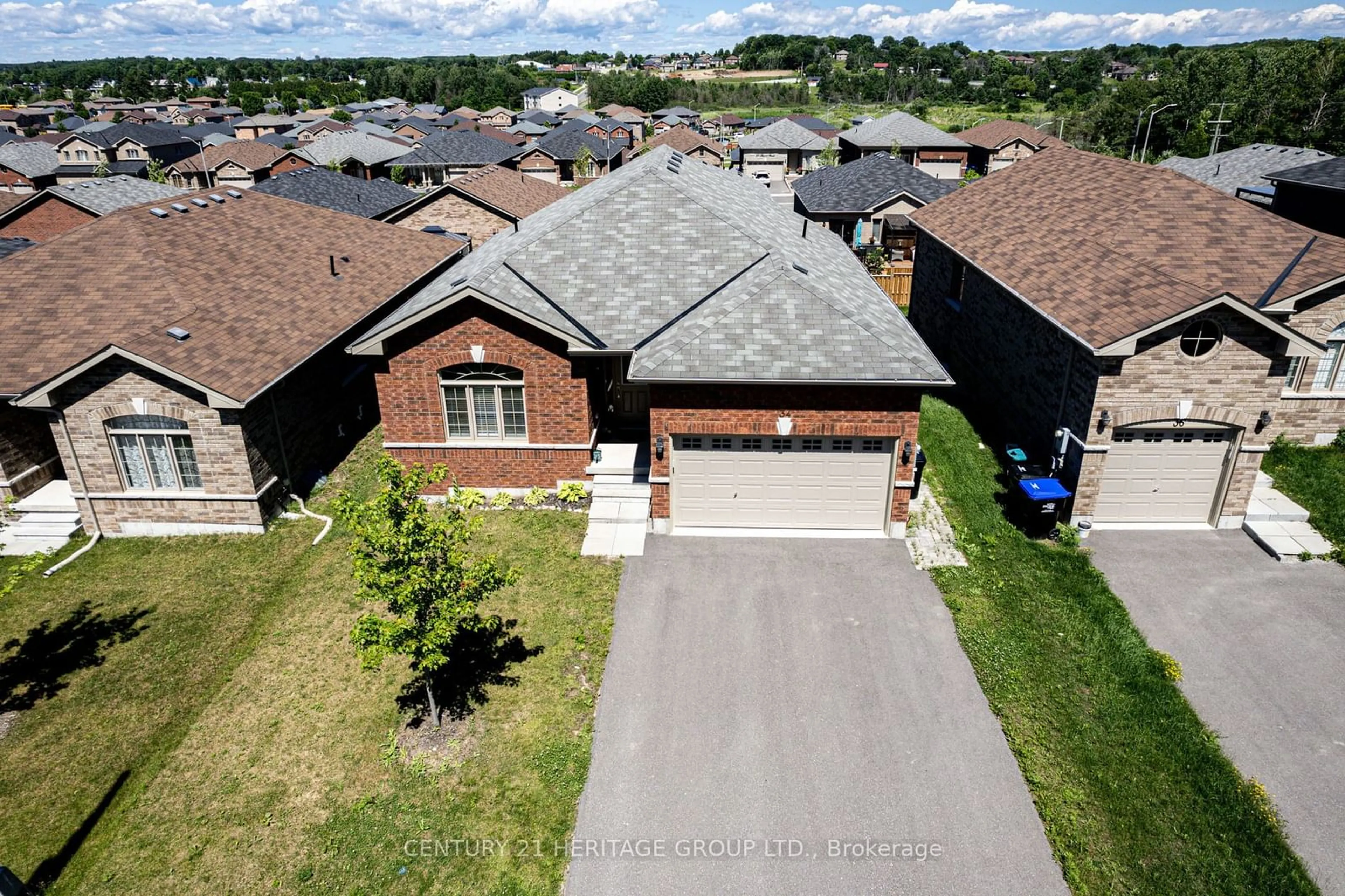 Frontside or backside of a home, the street view for 34 Beausoleil Dr, Penetanguishene Ontario L9M 0V8