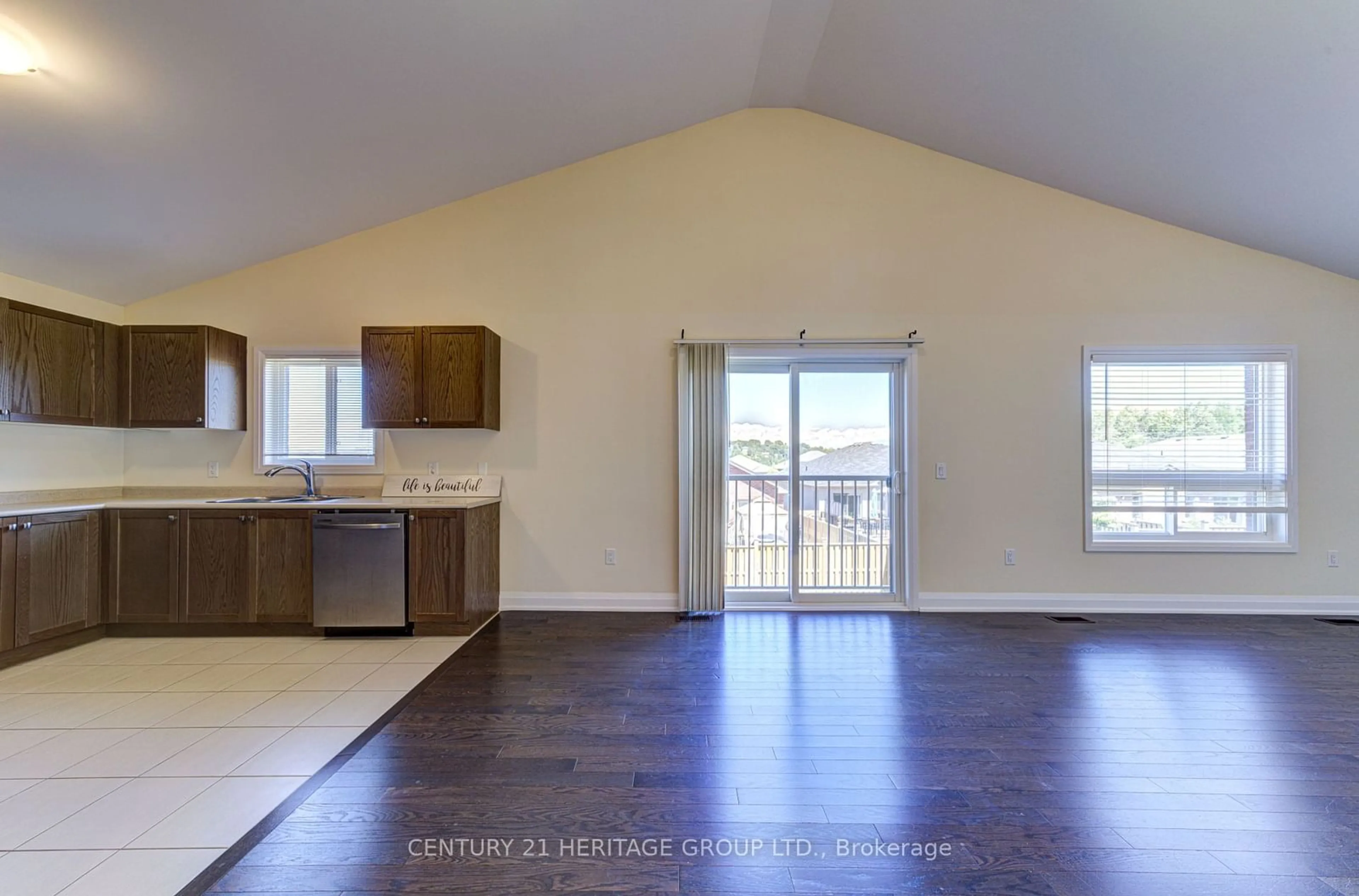 A pic of a room, wood floors for 34 Beausoleil Dr, Penetanguishene Ontario L9M 0V8