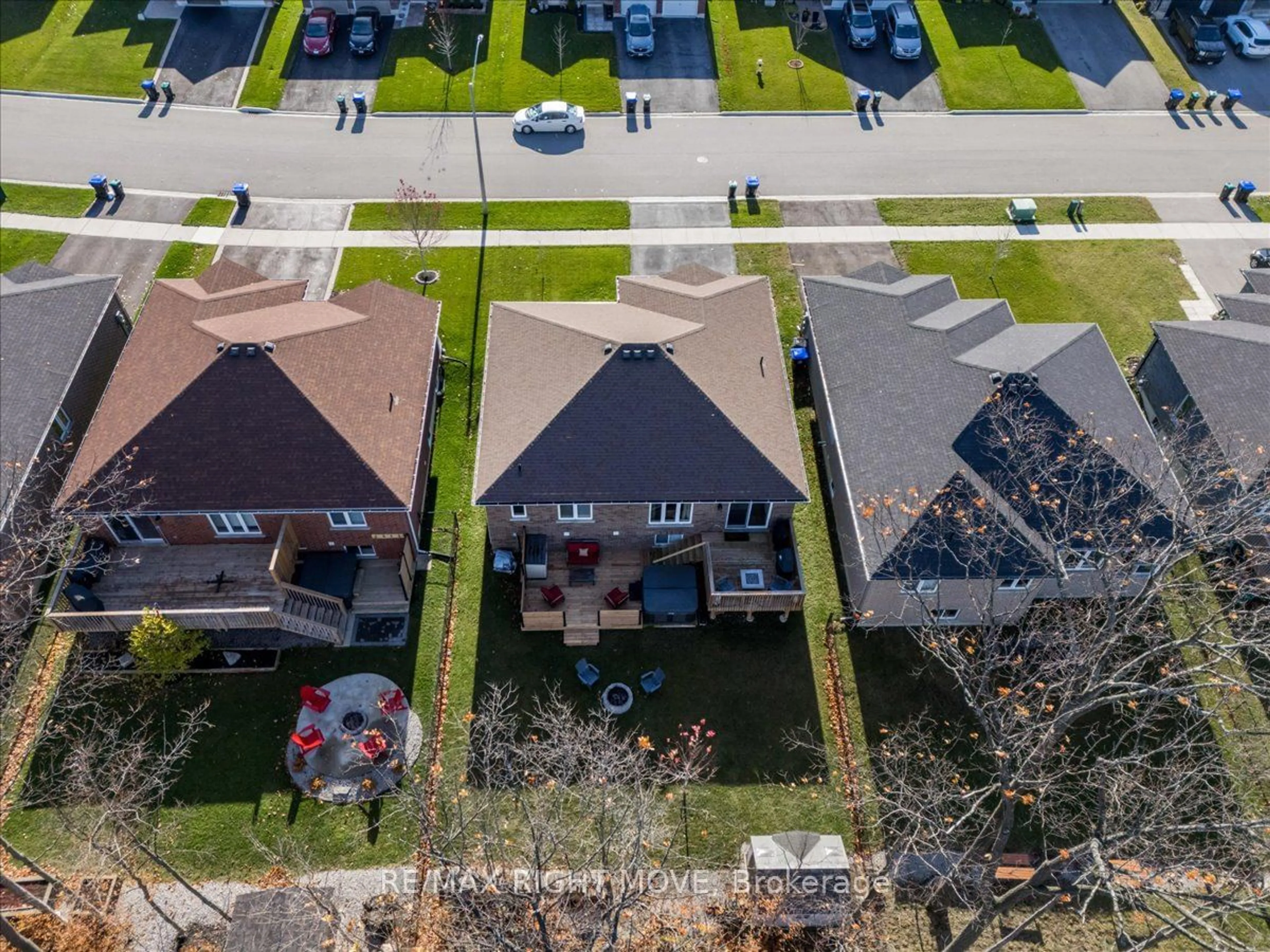 Frontside or backside of a home, the street view for 26 Hunter Ave, Tay Ontario L0K 2A0