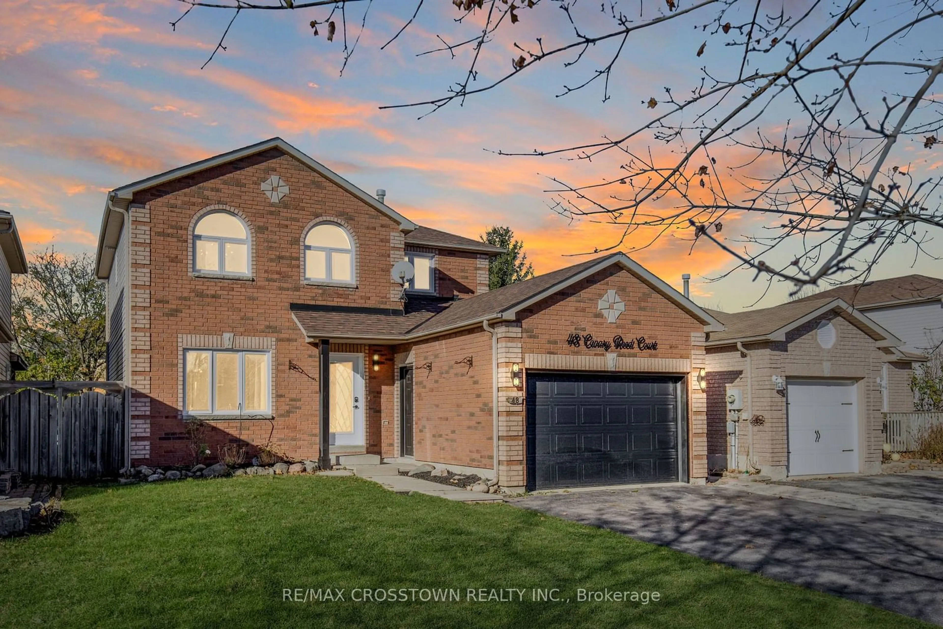 Home with brick exterior material for 48 Canary Reed Crt, Barrie Ontario L4N 8S1