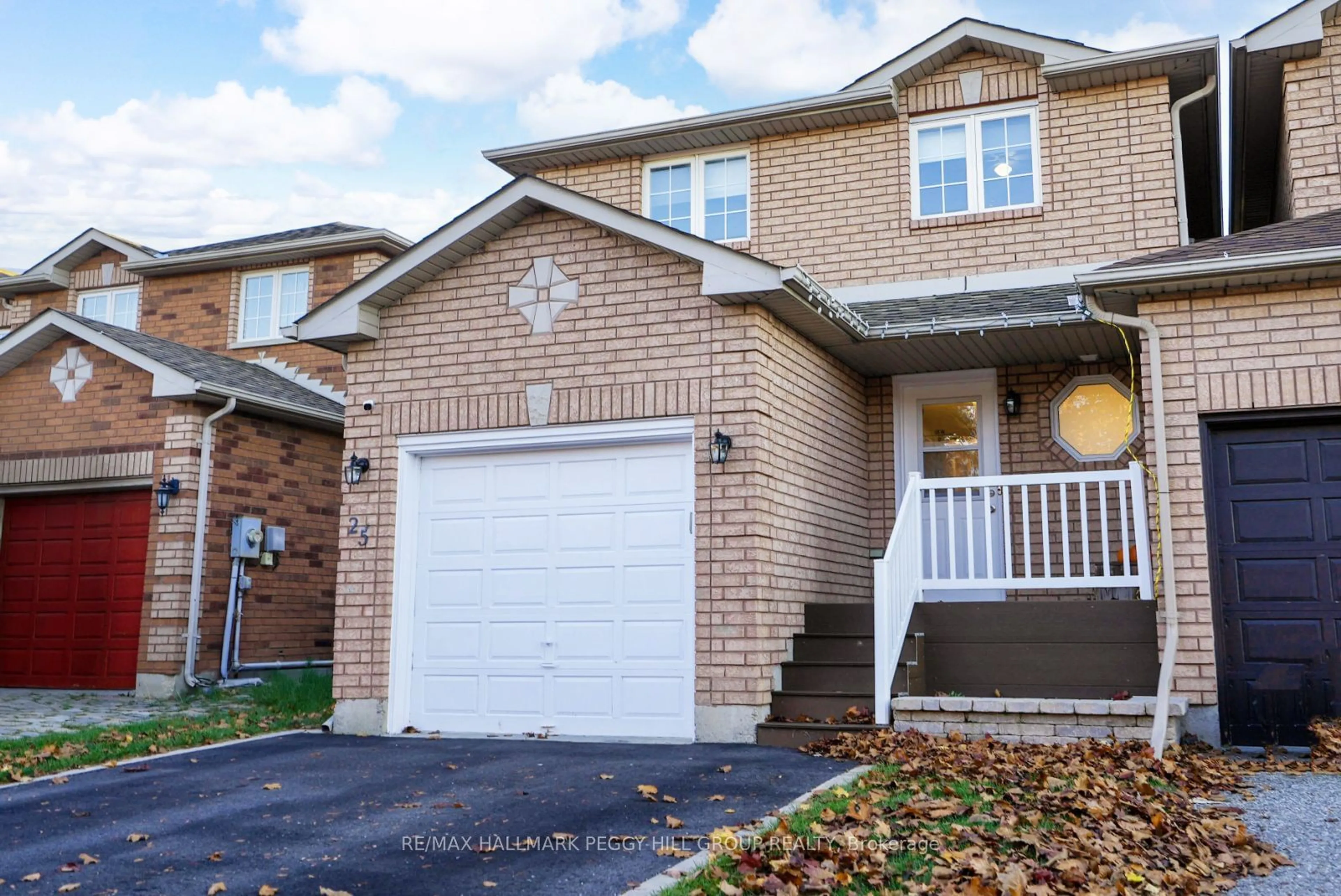 Home with brick exterior material for 25 Bibby Crt, Barrie Ontario L4N 8T4