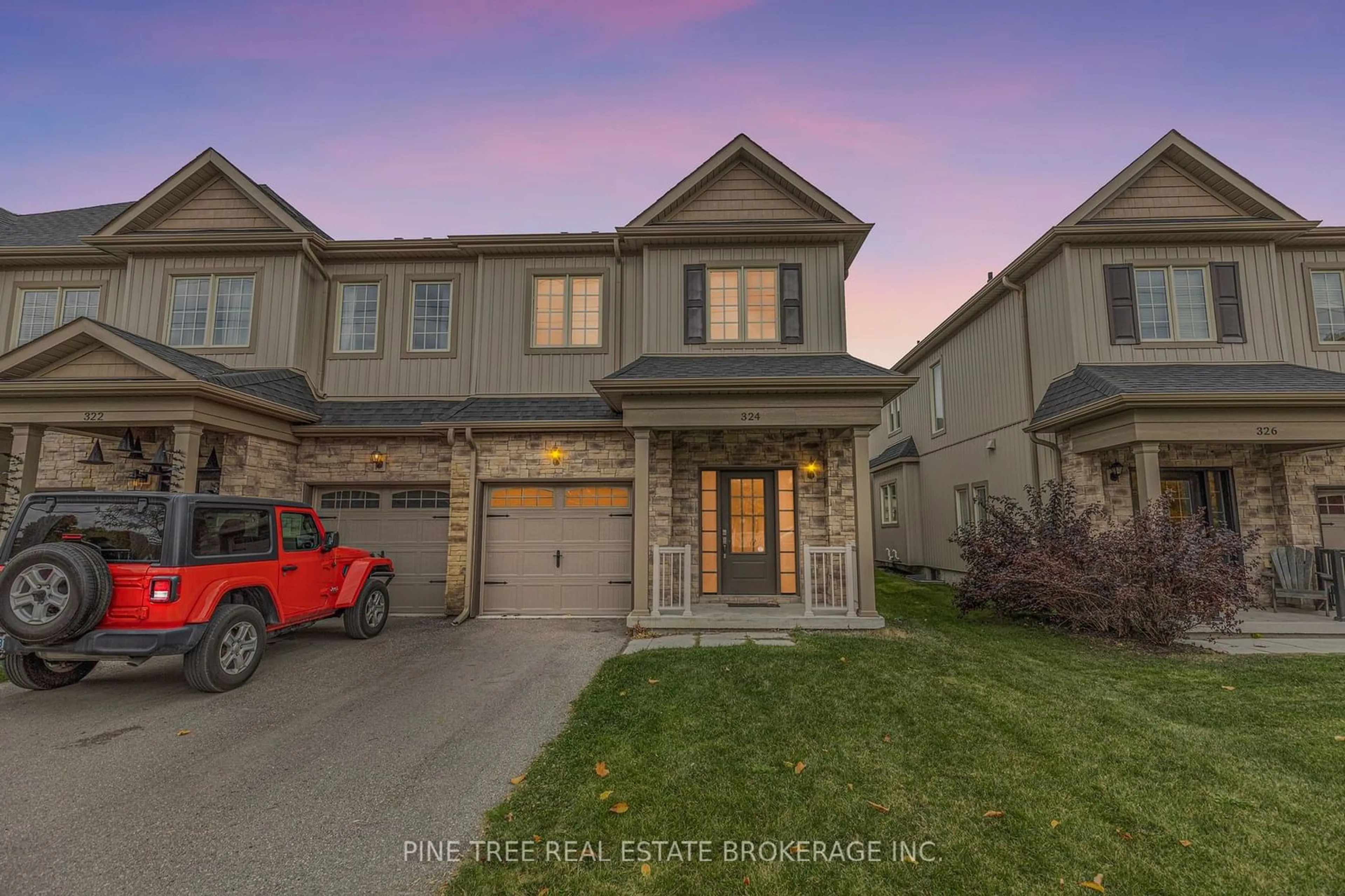 A pic from exterior of the house or condo, the street view for 324 East St, Orillia Ontario L3V 4C3