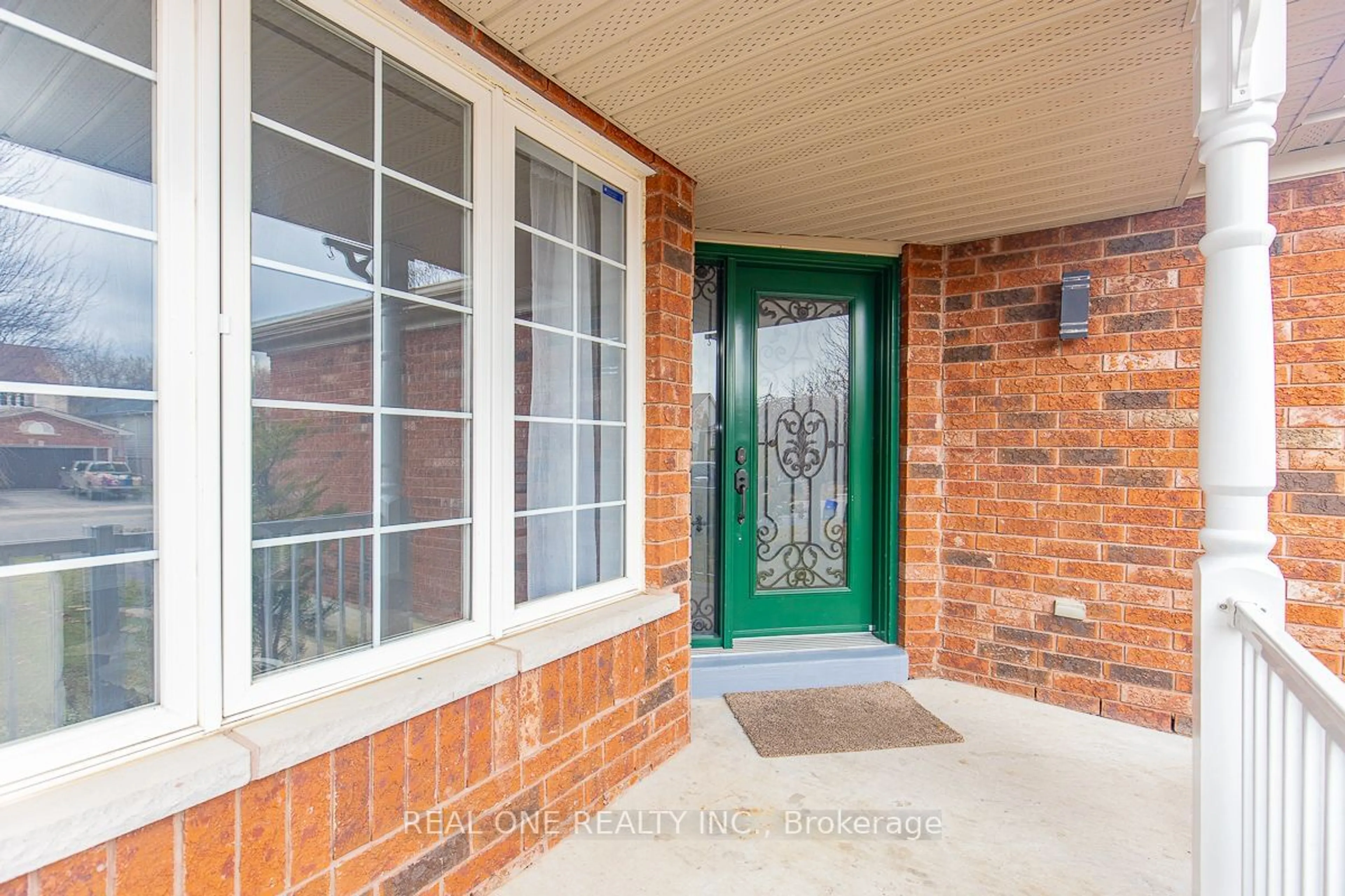 Indoor entryway, wood floors for 227 Esther Dr, Barrie Ontario L4N 0G3