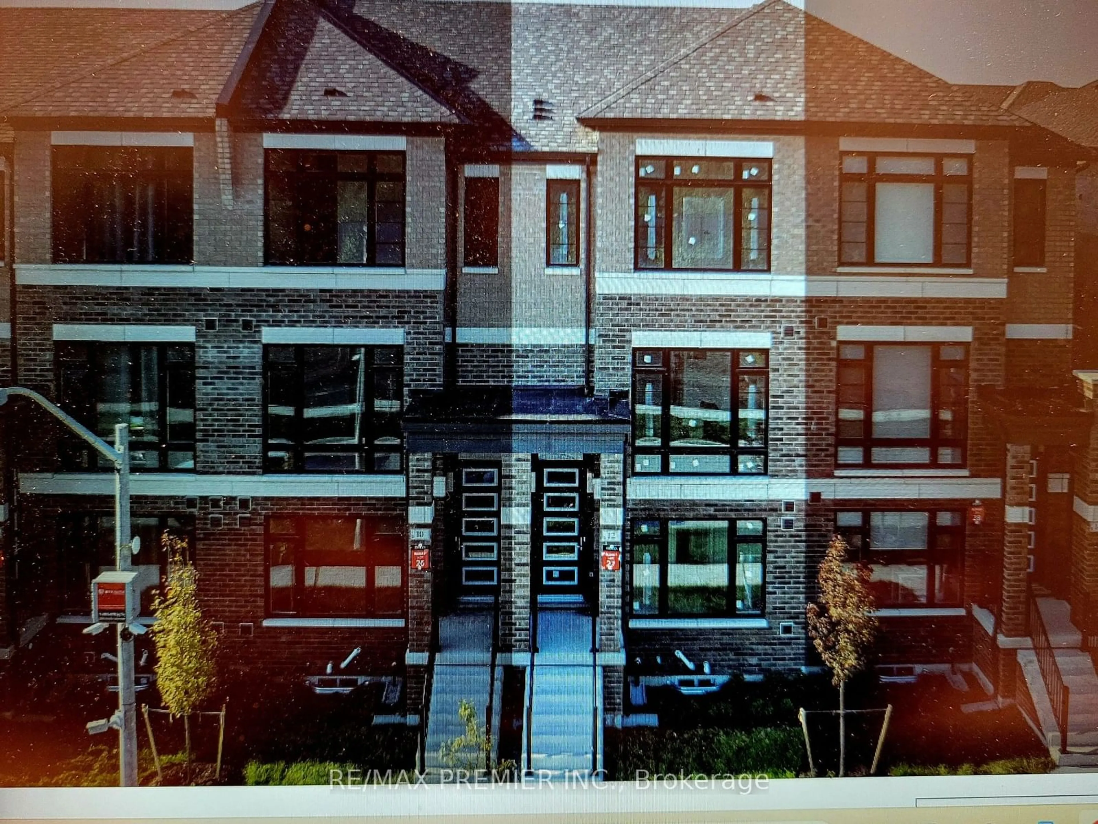 A pic from exterior of the house or condo, the front or back of building for 12 Cherry Hill Lane, Barrie Ontario L9J 0M7