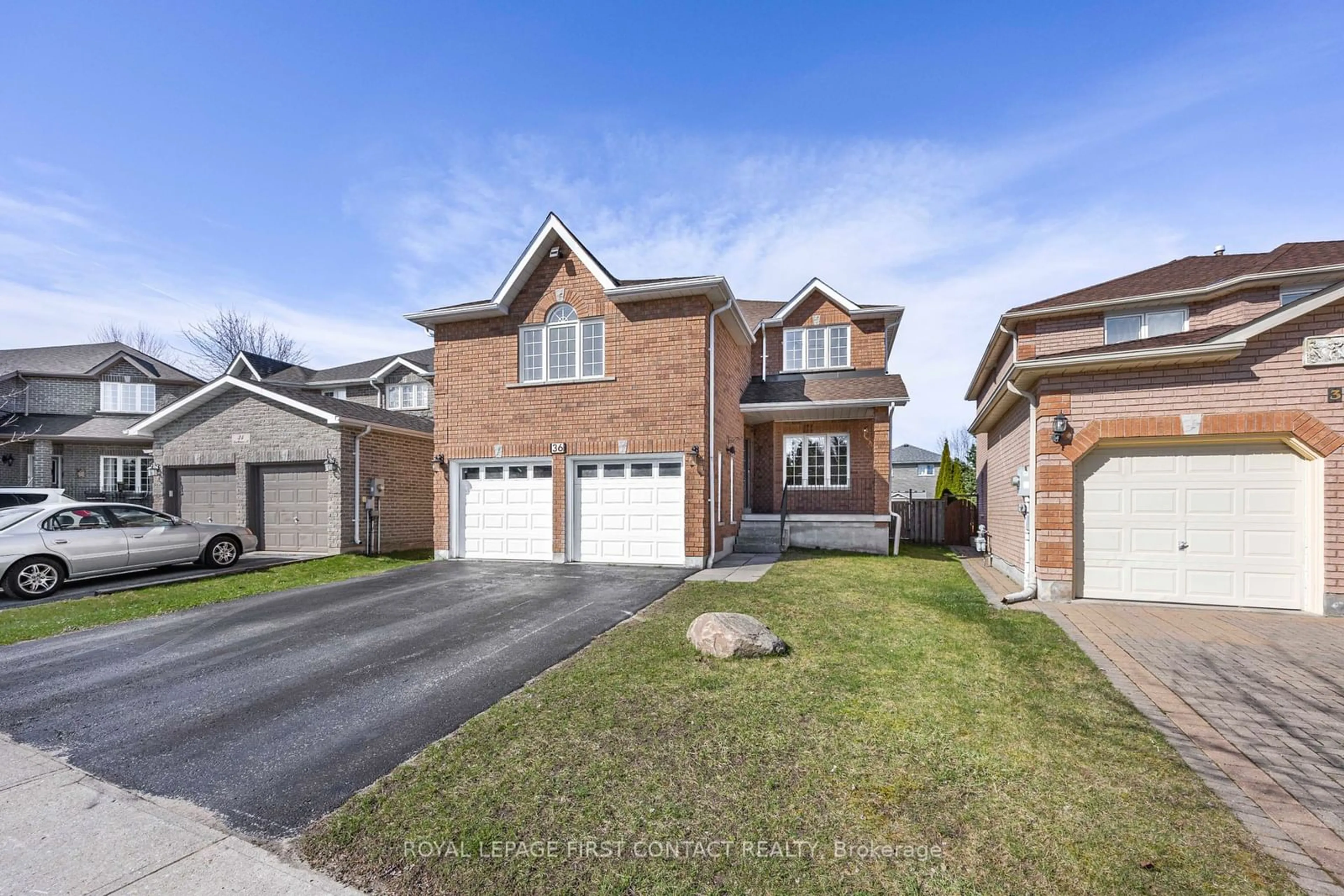 Frontside or backside of a home, the street view for 36 Batteaux St, Barrie Ontario L4N 2J3