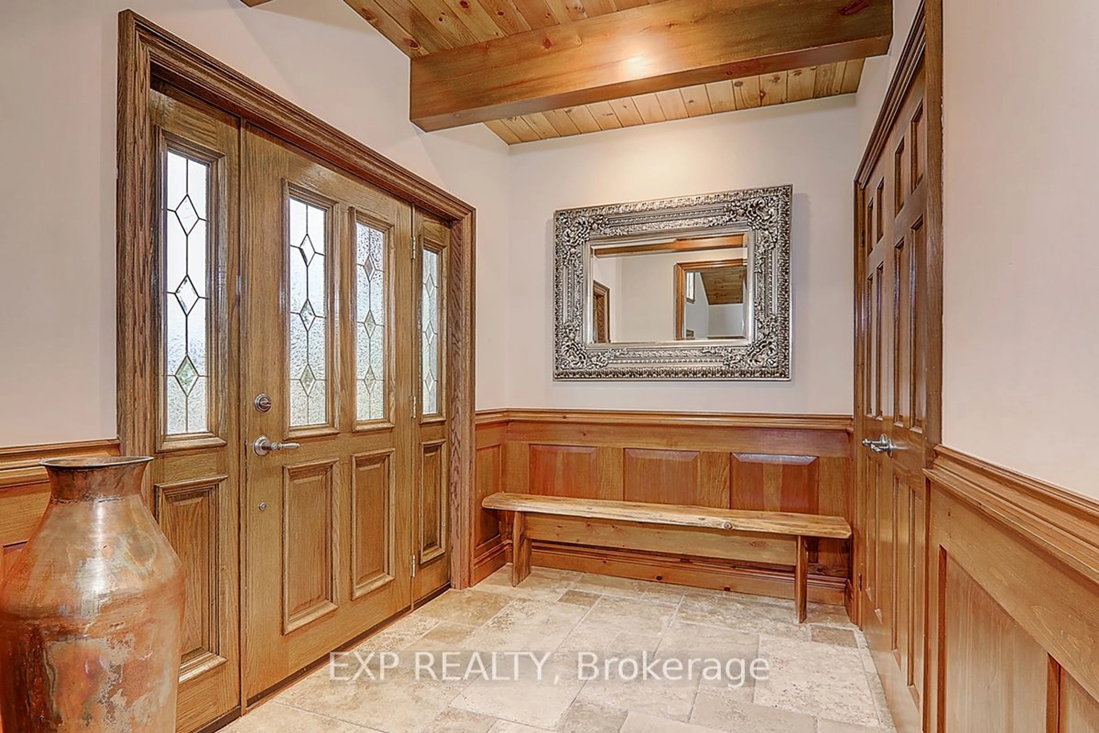 Indoor entryway, wood floors for 53 Broadview St, Collingwood Ontario L9Y 0X2