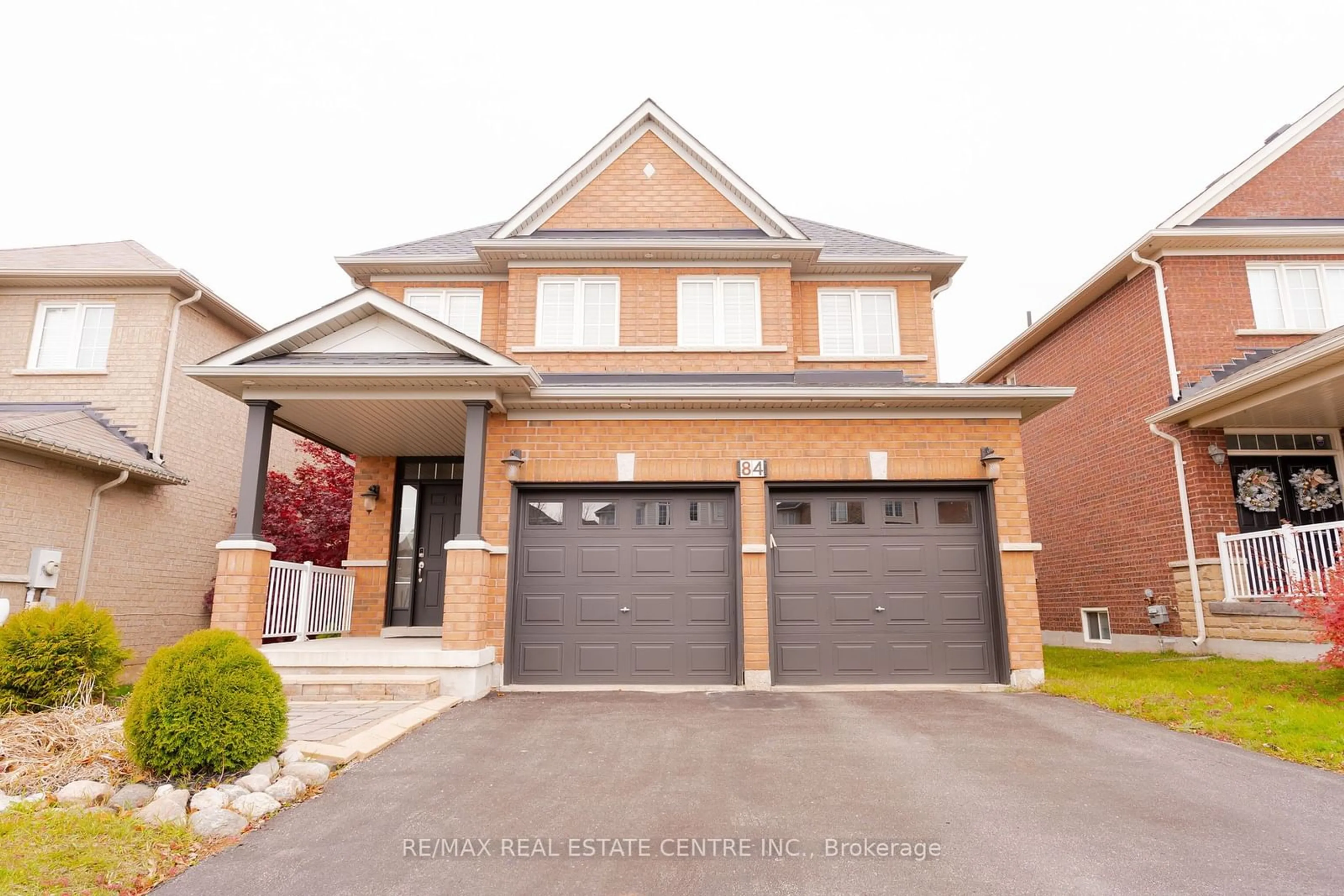 Home with brick exterior material for 84 Monarchy St, Barrie Ontario L4M 0E3