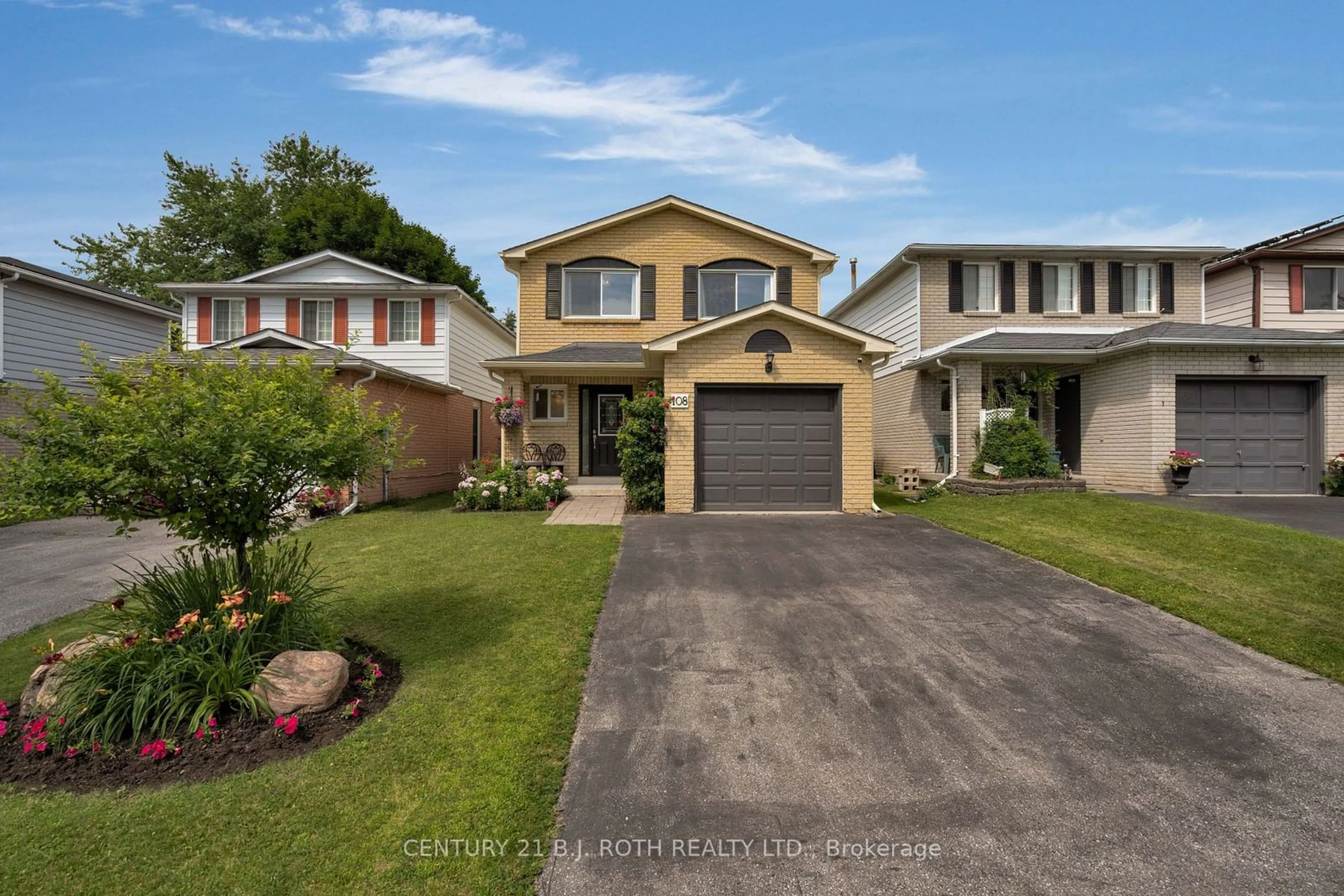 Frontside or backside of a home, the street view for 108 Garden Dr, Barrie Ontario L4N 5K2