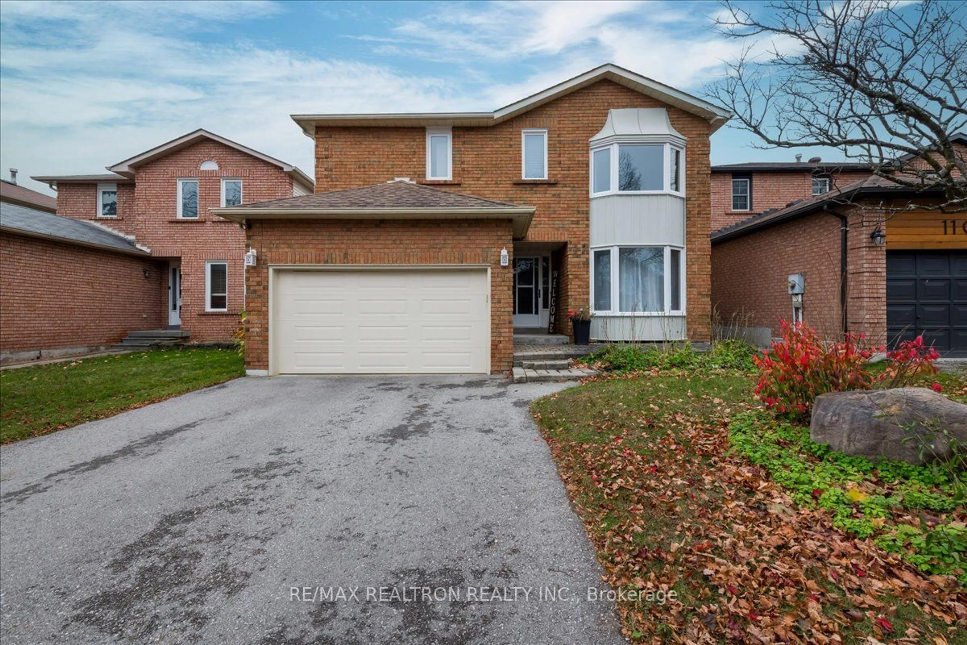 Home with brick exterior material for 9 Cuthbert St, Barrie Ontario L4N 6X7