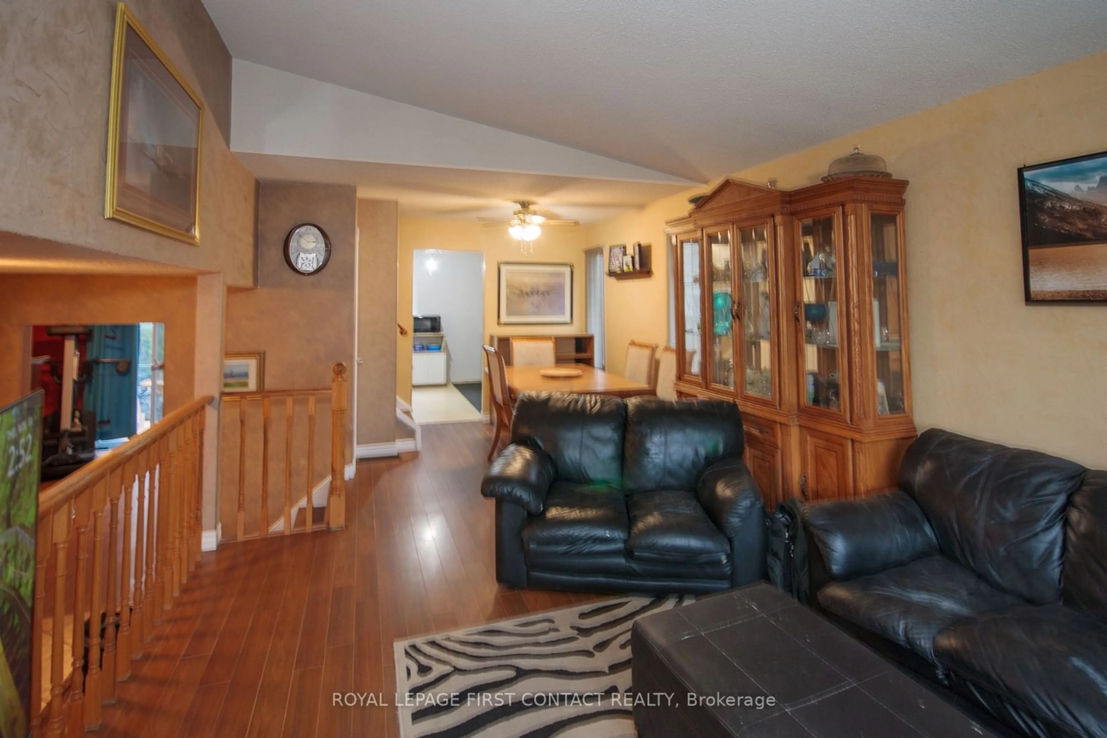 Living room, wood floors for 17 Mcconkey Pl, Barrie Ontario L4N 6H1