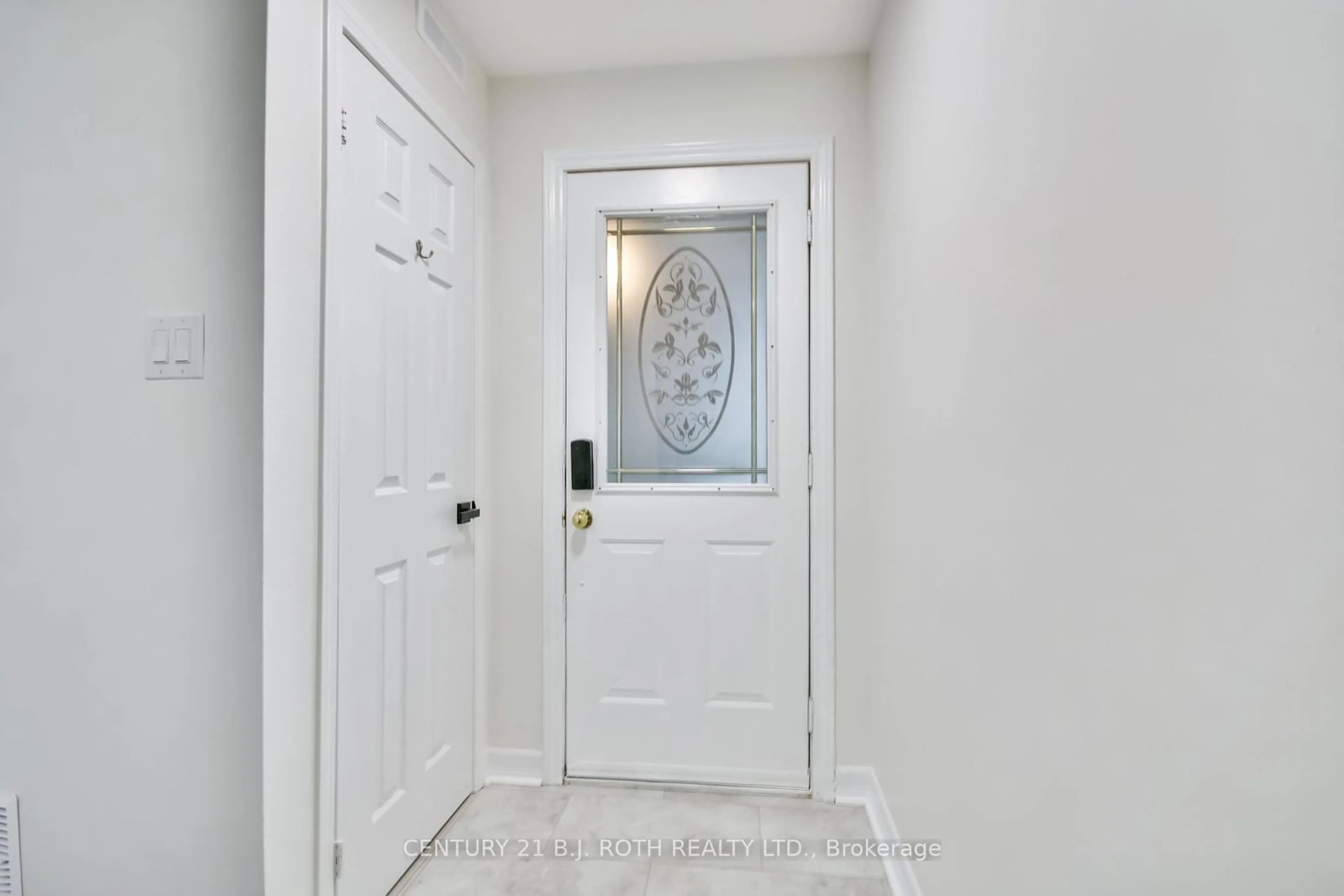 Indoor entryway, not visible floor for 239 Ferndale Dr #47, Barrie Ontario L4N 0T6