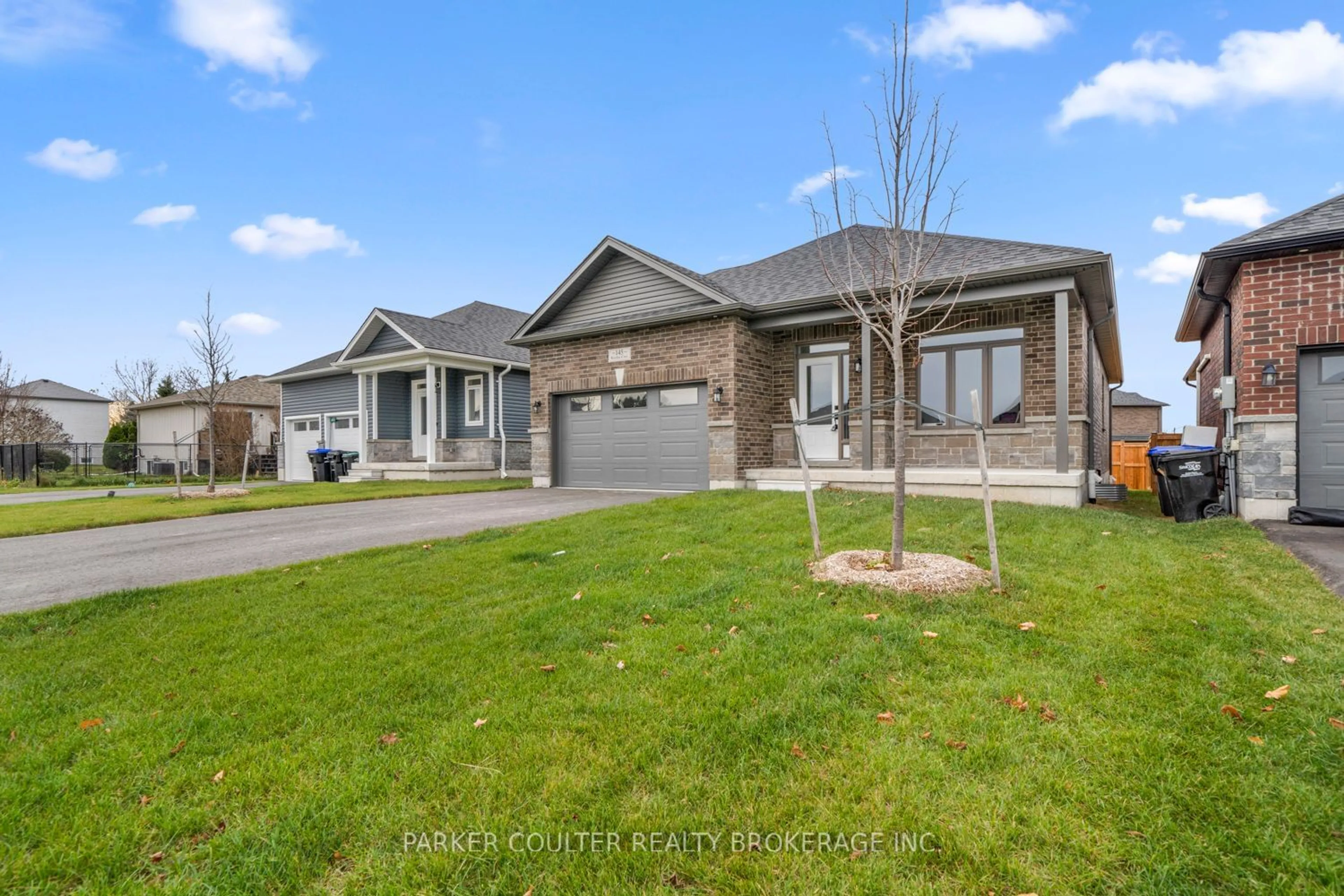 Frontside or backside of a home, the street view for 145 Ritchie Cres, Springwater Ontario L0L 1P0