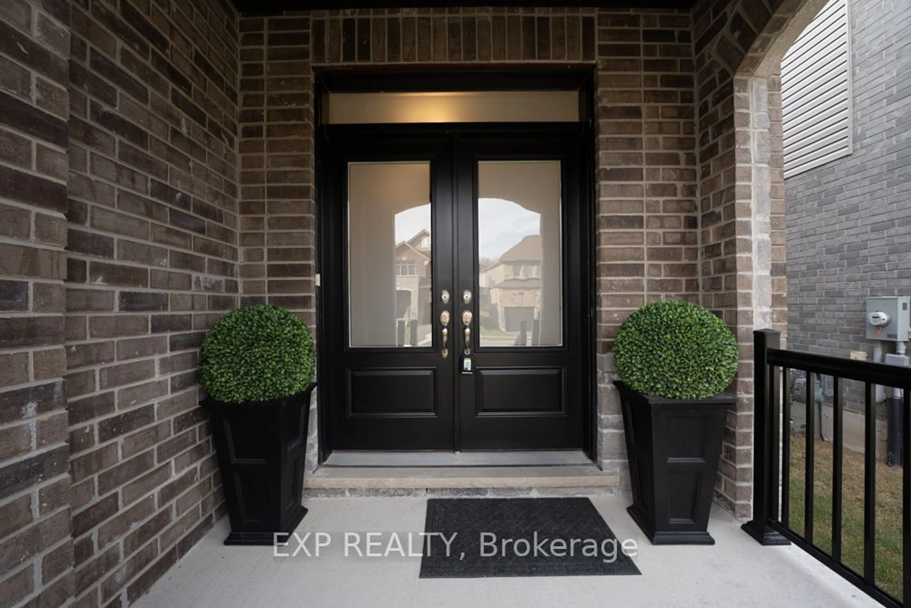 Indoor entryway, wood floors for 3004 SIERRA Dr, Orillia Ontario L3V 8M7