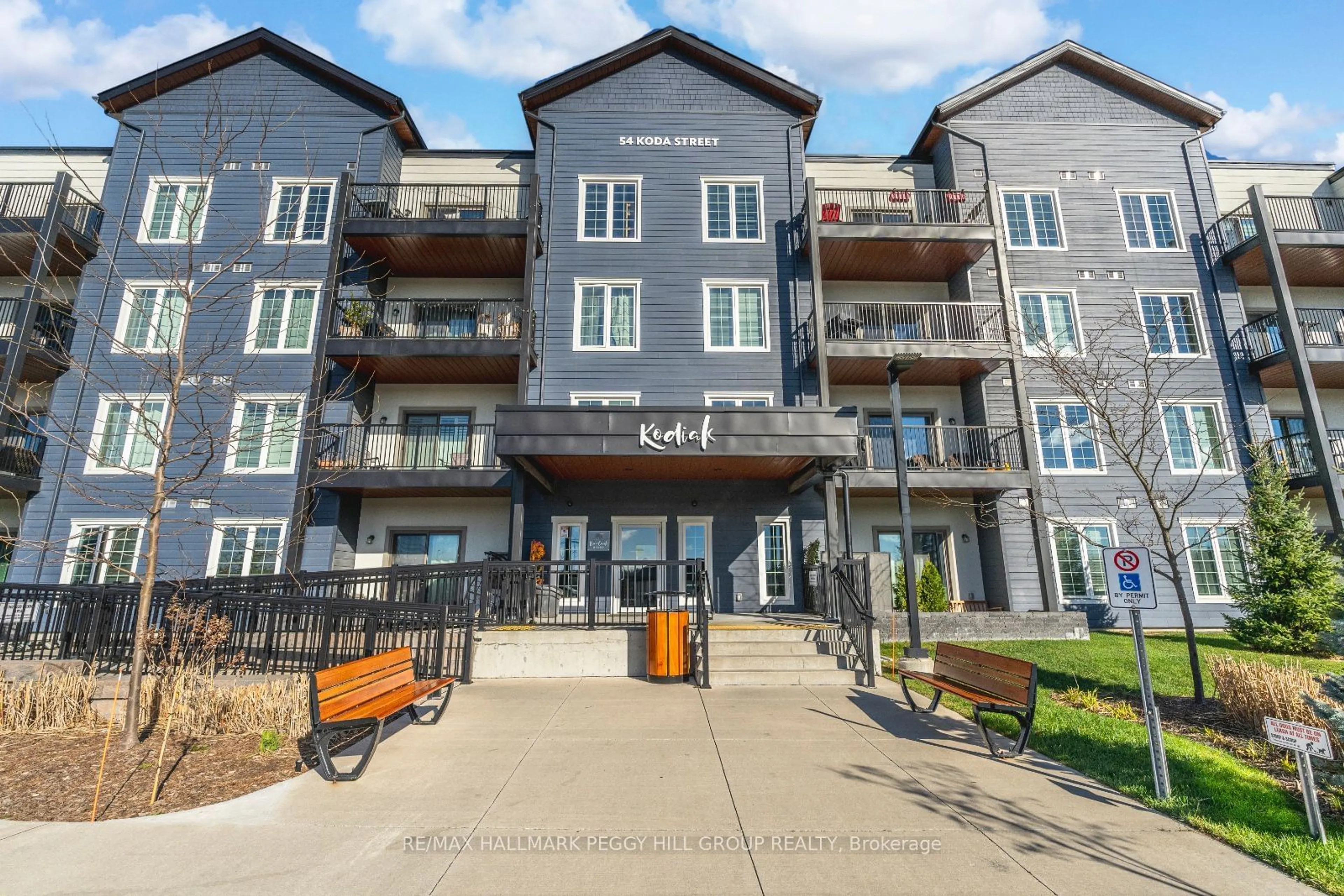 A pic from exterior of the house or condo, the front or back of building for 54 Koda St #112, Barrie Ontario L9J 0J6