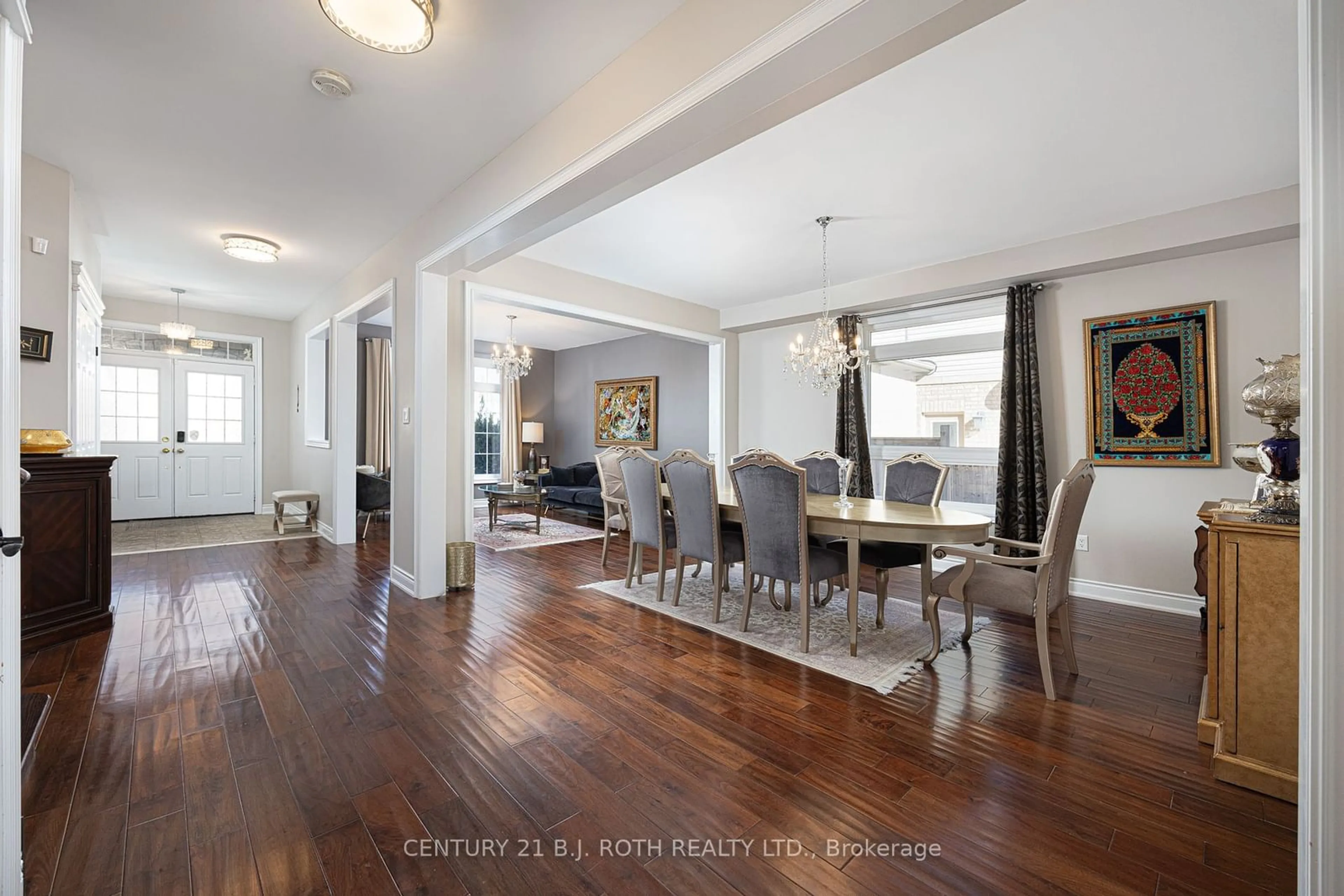 Dining room, wood floors for 41 Commonwealth Rd, Barrie Ontario L4M 0E1