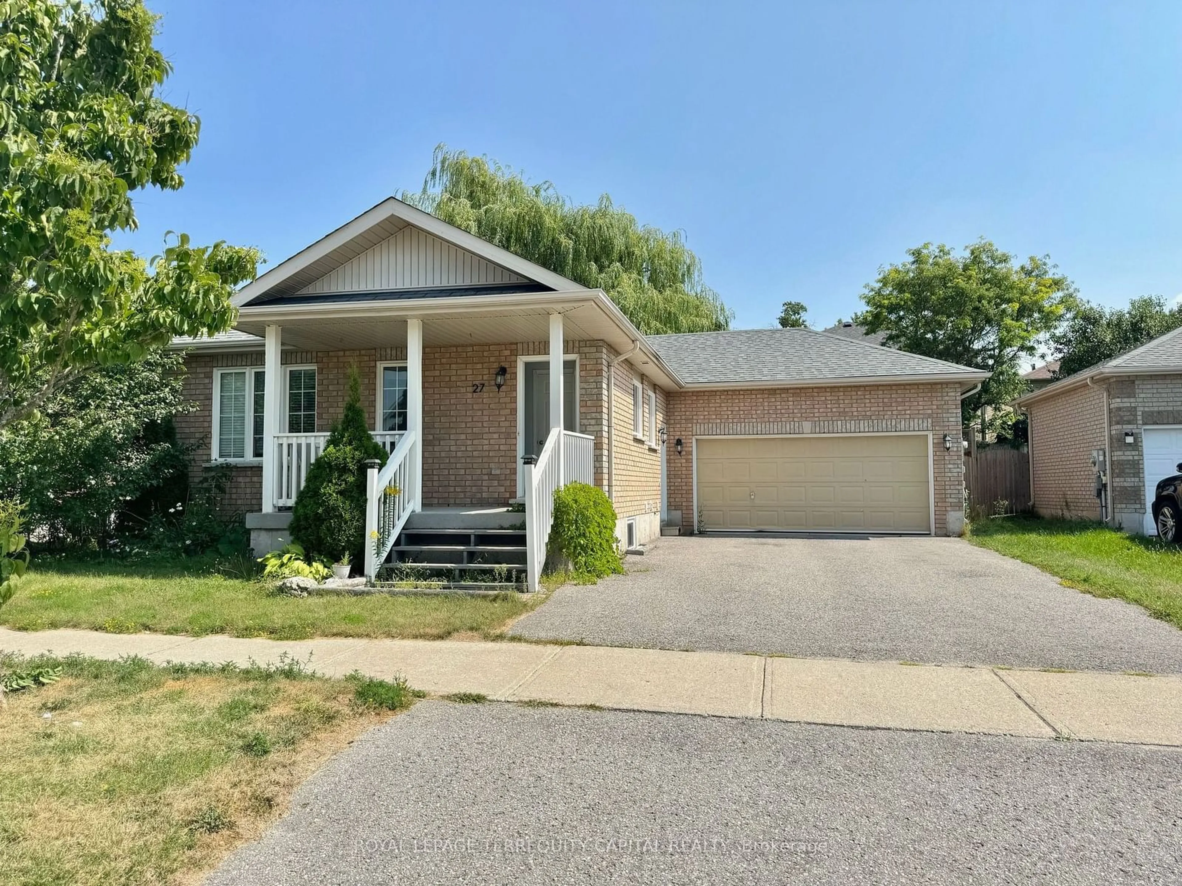 Frontside or backside of a home, the street view for 27 Watson Dr, Barrie Ontario L4M 6W8