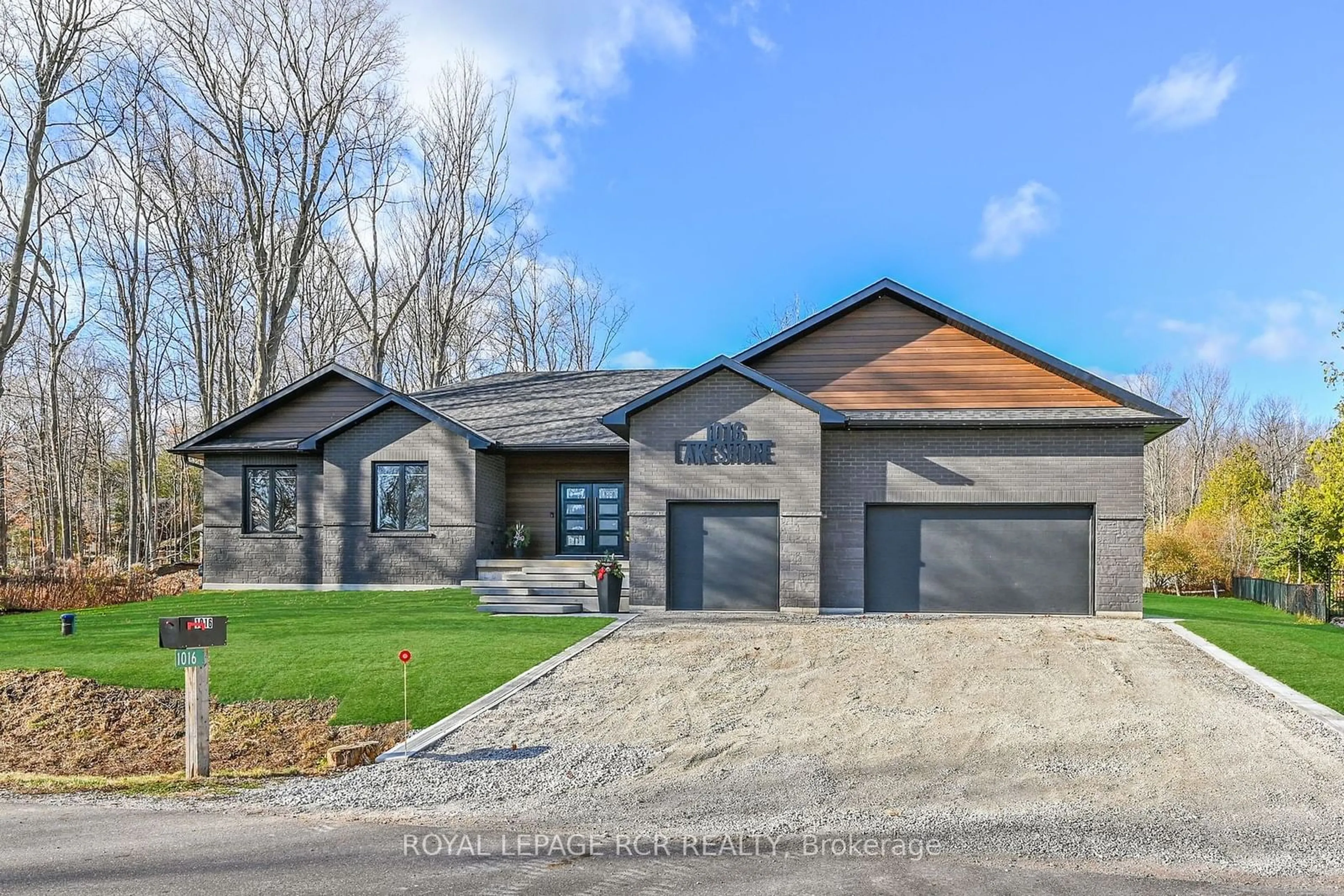 Frontside or backside of a home, cottage for 1016 Lakeshore Dr, Oro-Medonte Ontario L0L 1T0