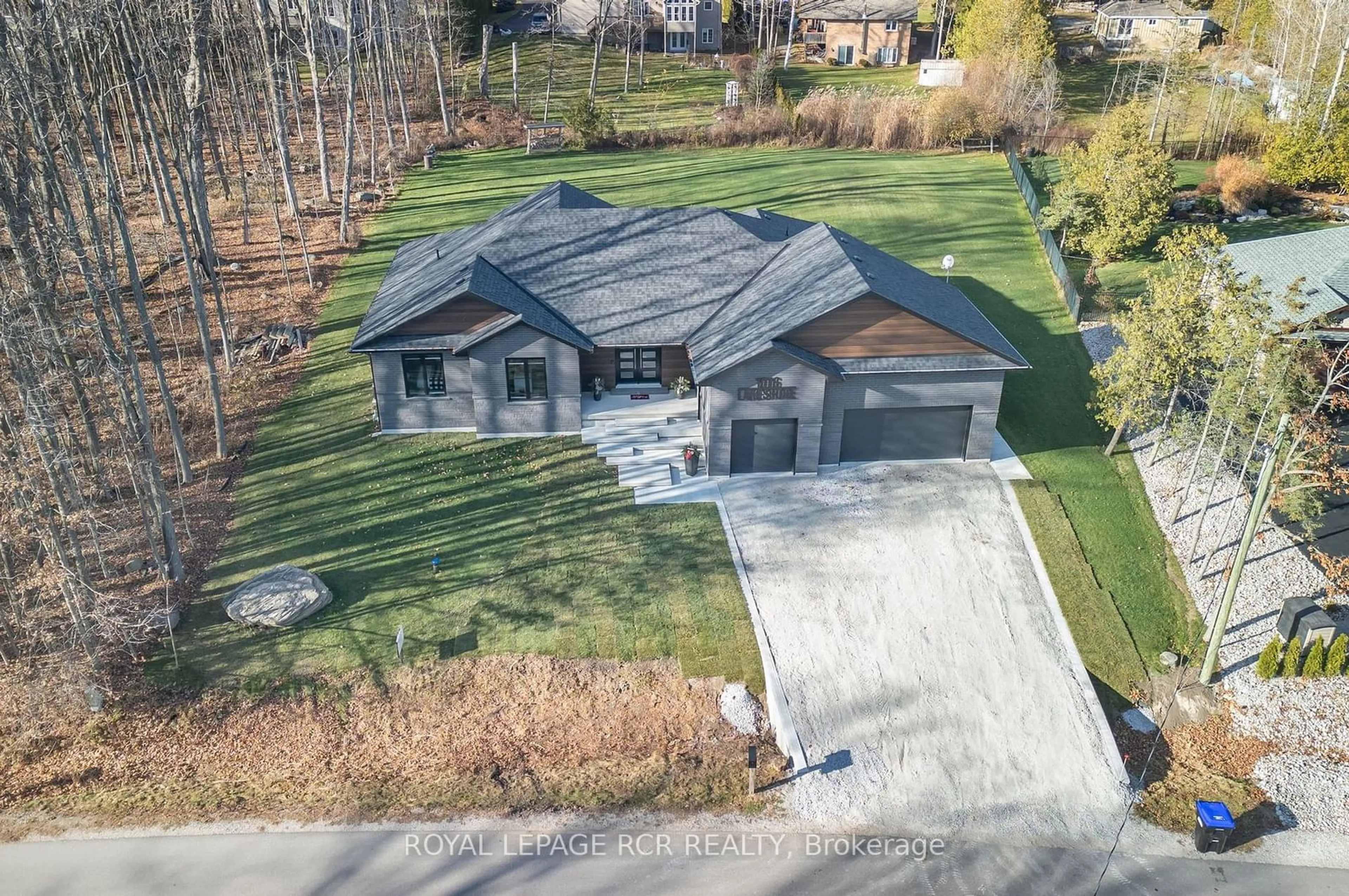 Frontside or backside of a home, cottage for 1016 Lakeshore Dr, Oro-Medonte Ontario L0L 1T0