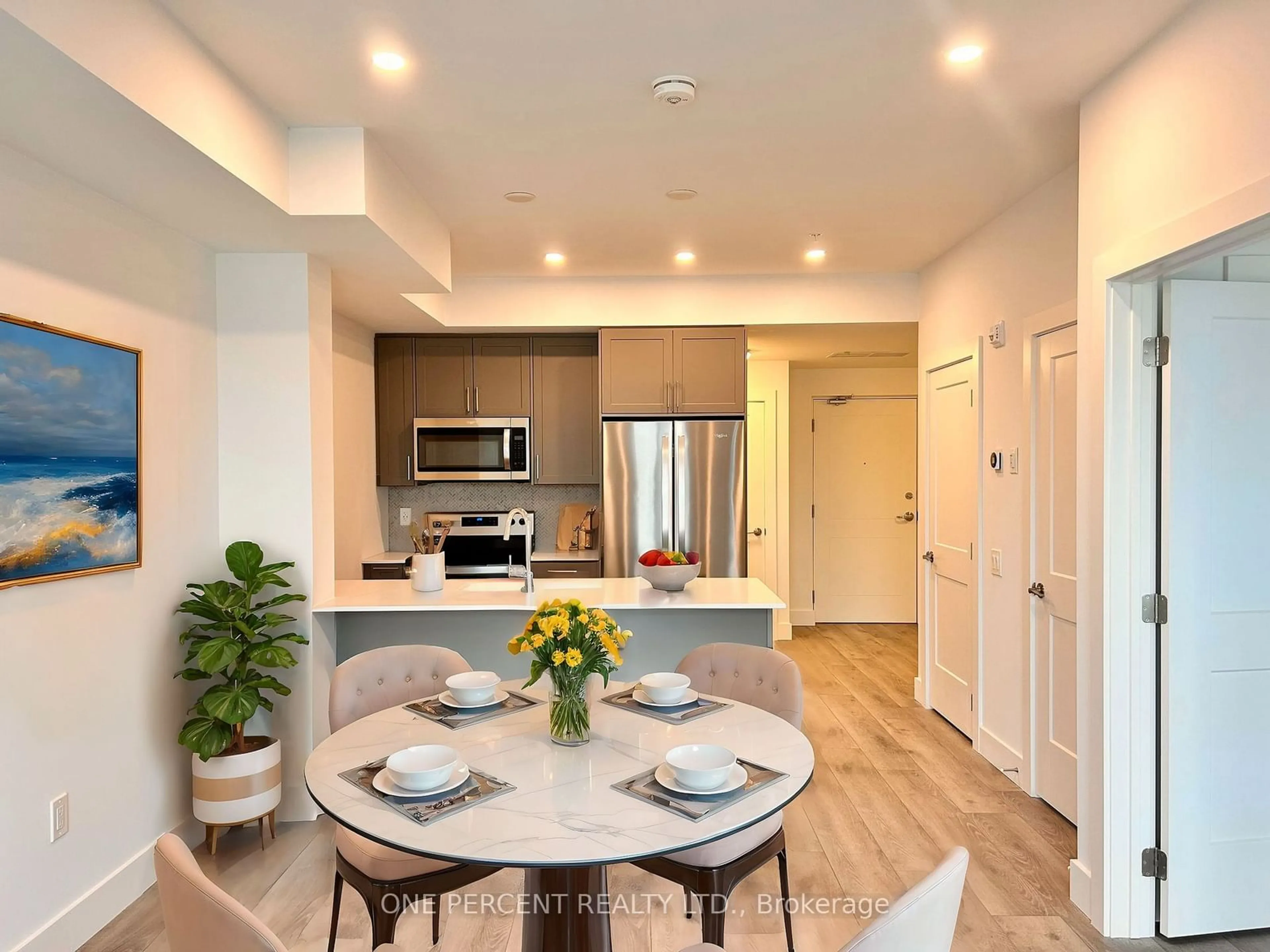 Open concept kitchen for 4 Kimberly Lane #226, Collingwood Ontario L9Y 5K8