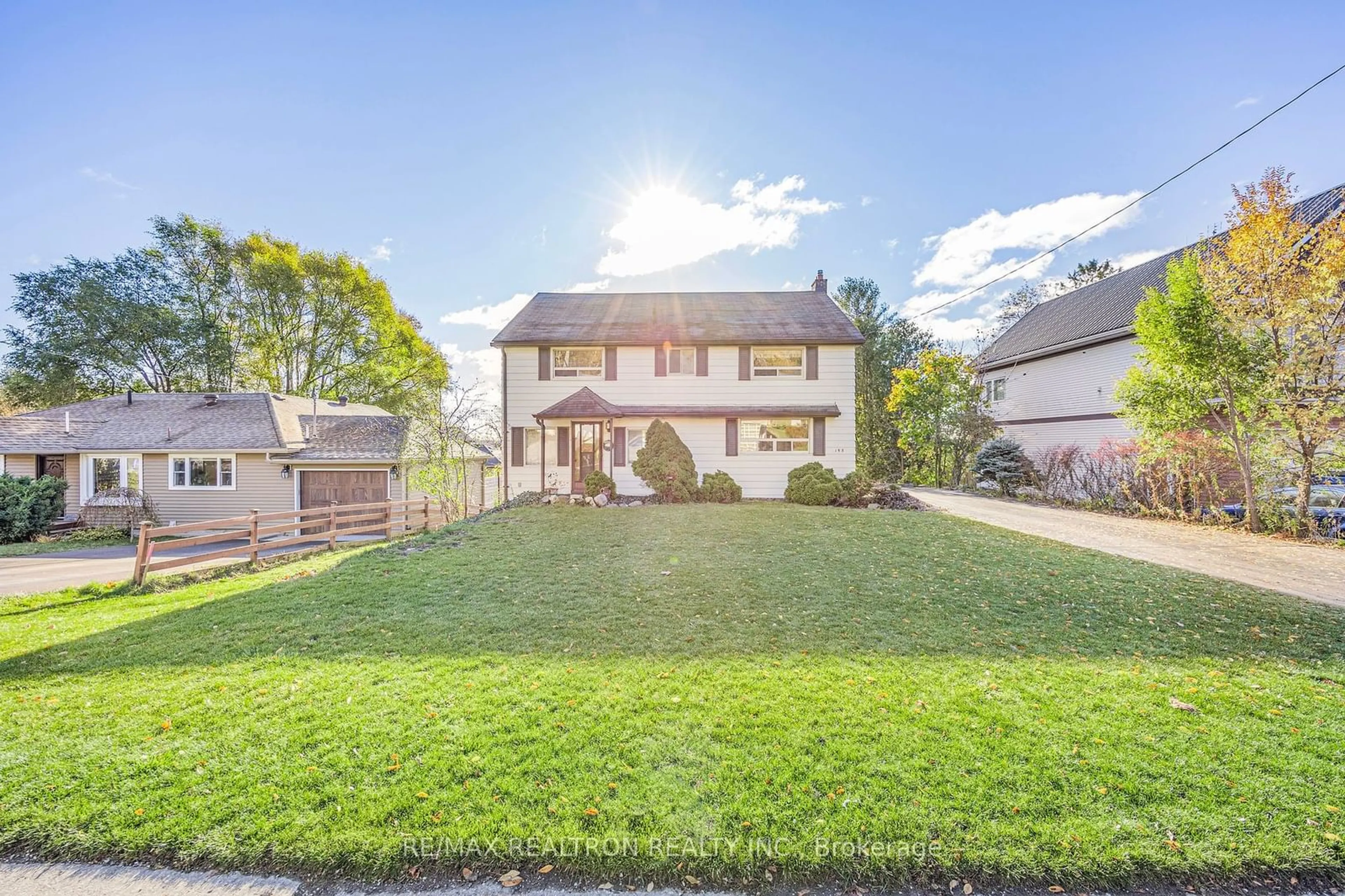 Frontside or backside of a home, the street view for 153 Blake St, Barrie Ontario L4M 1K4