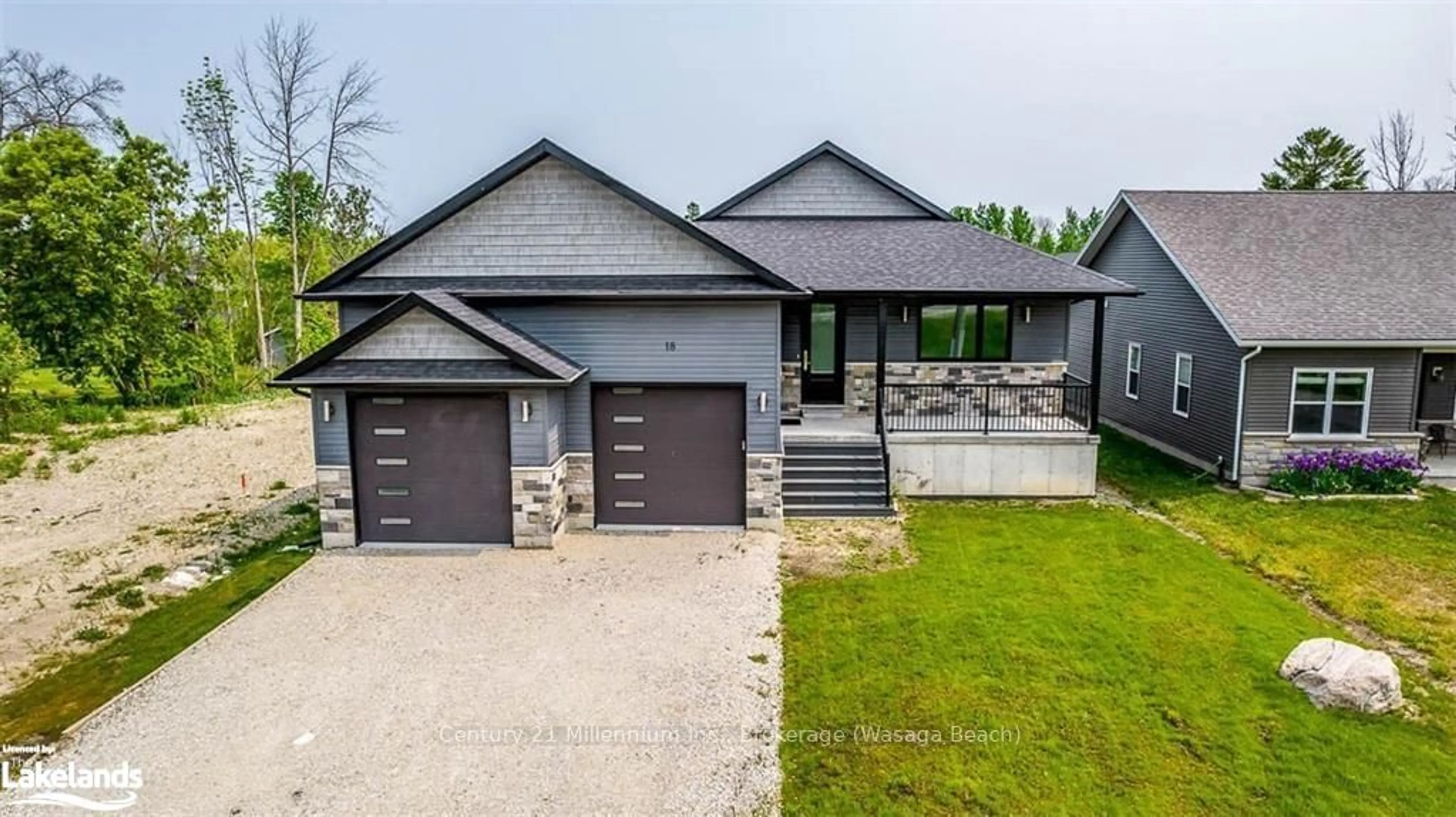 Frontside or backside of a home, cottage for 18 LAKESHORE Rd, Wasaga Beach Ontario L9Z 2Y5