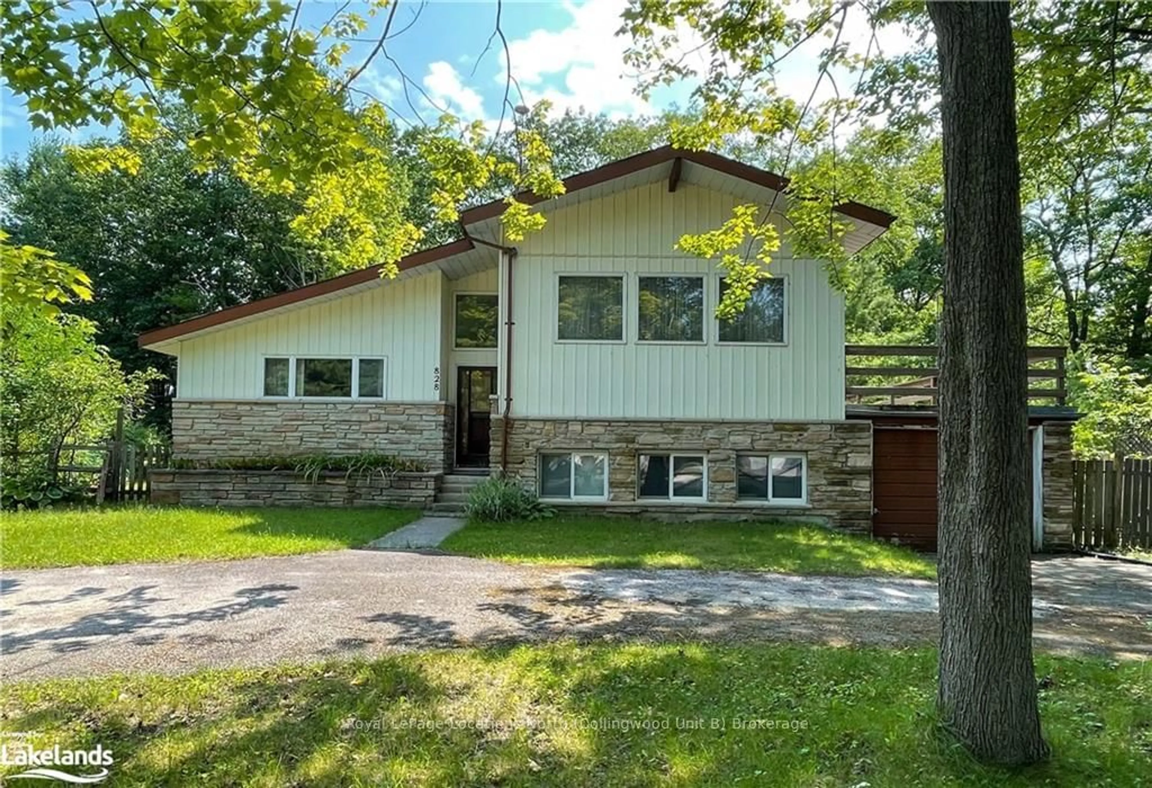 Frontside or backside of a home, cottage for 828 OXBOW PARK Dr, Wasaga Beach Ontario L9Z 2V1