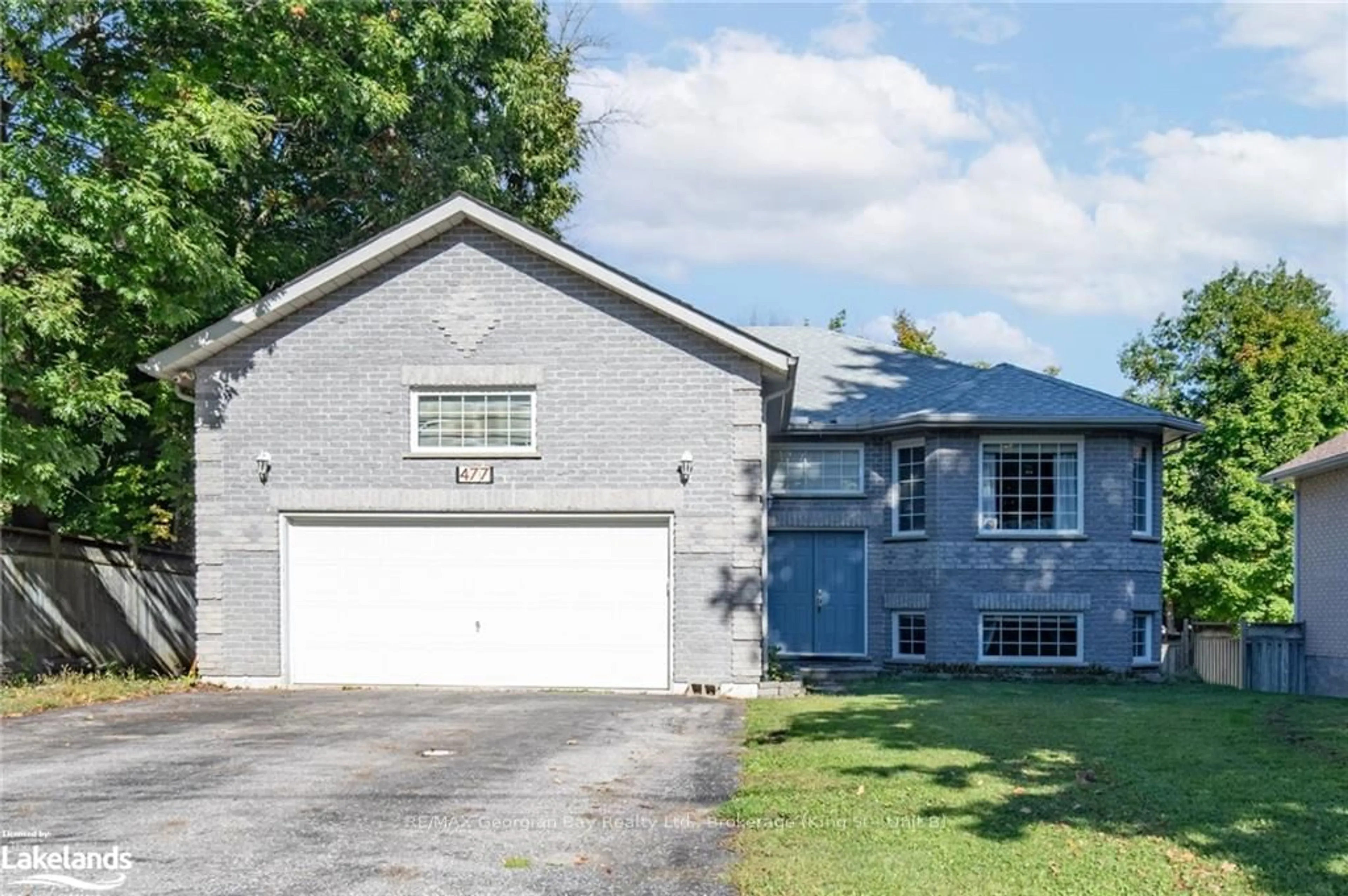 Frontside or backside of a home, the front or back of building for 477 ALBERT St, Tay Ontario L0K 2A0