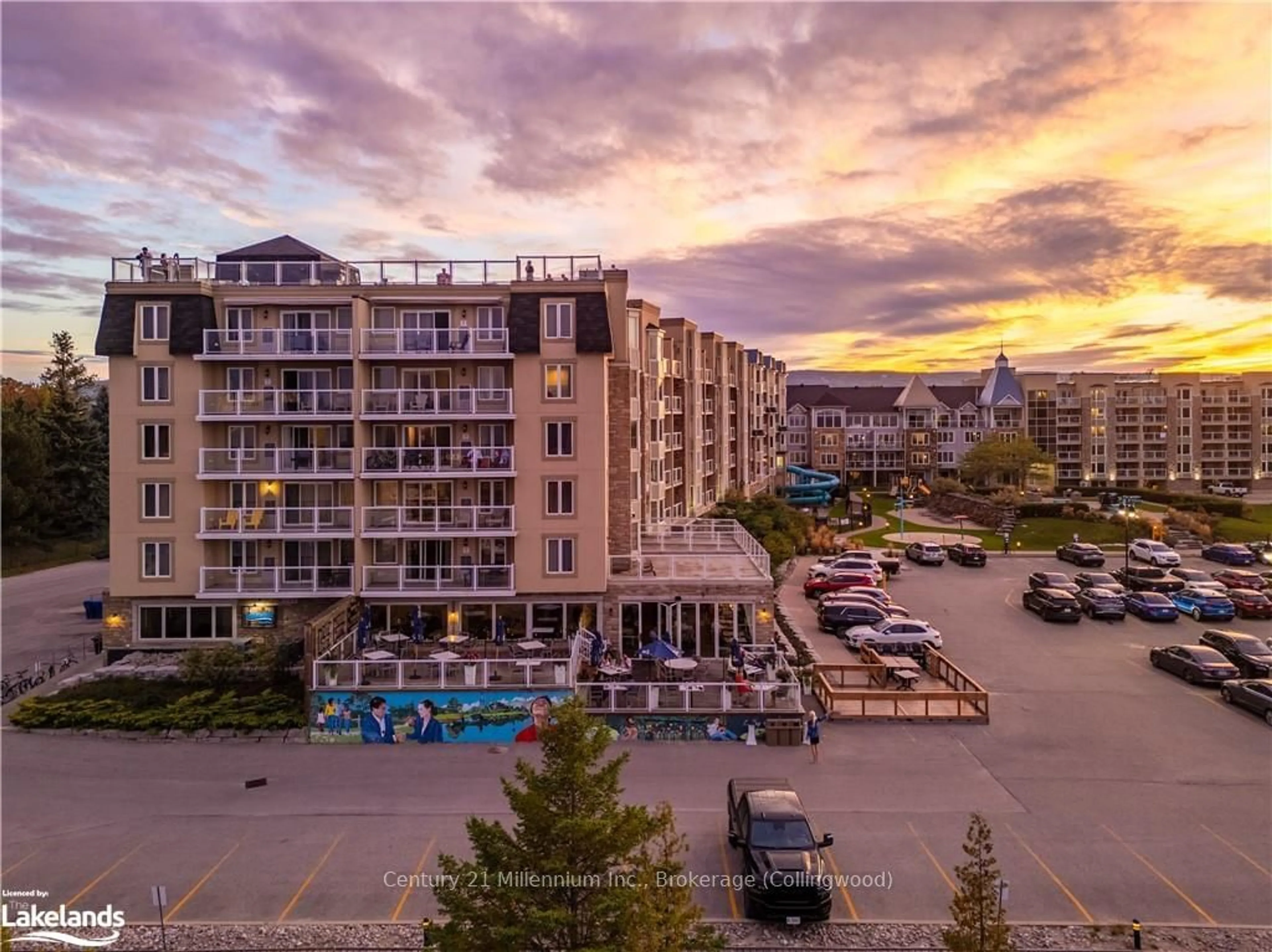 A pic from exterior of the house or condo, the street view for 9 HARBOUR St #6101-61, Collingwood Ontario L9Y 5C5