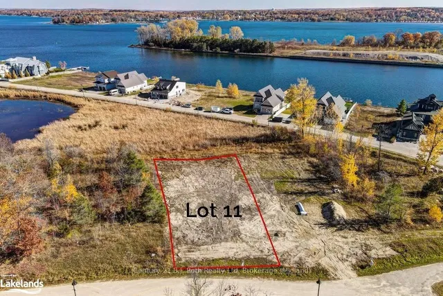 11 SWAN Lane #45, Tay 3