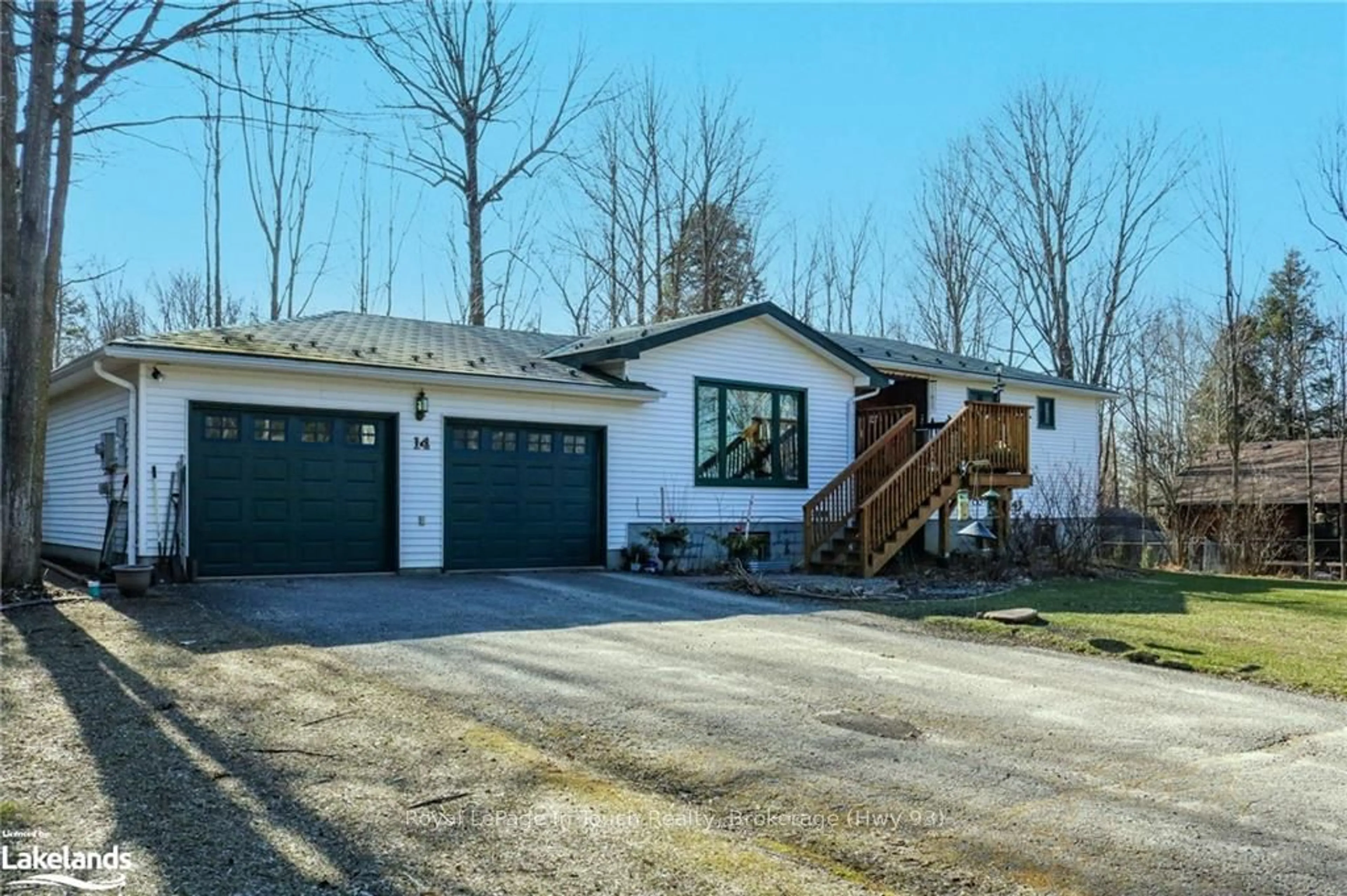 Frontside or backside of a home, cottage for 14 SENECA Cres, Tiny Ontario L9M 0C9