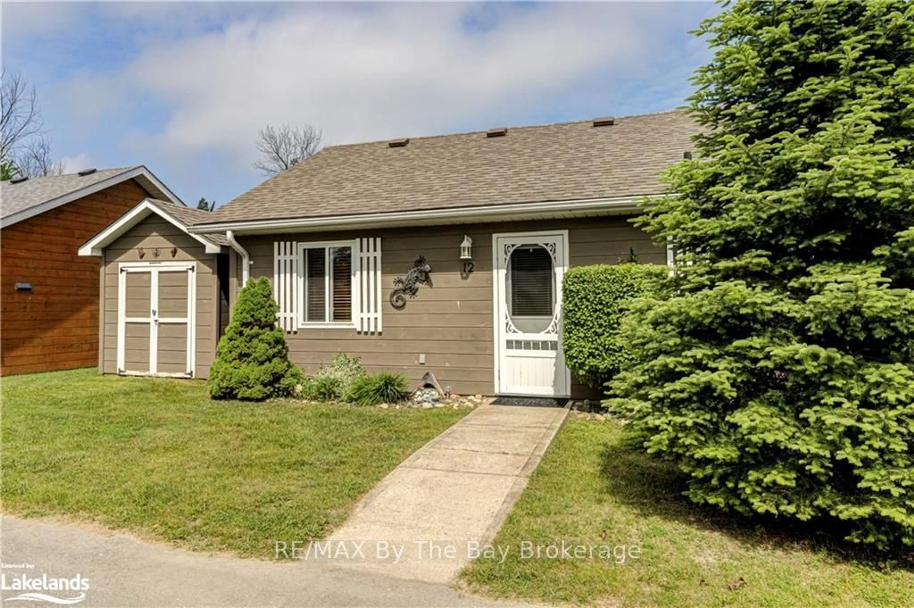 A pic from exterior of the house or condo, cottage for 12 KAWARTHA Cres, Wasaga Beach Ontario L9Z 1X7