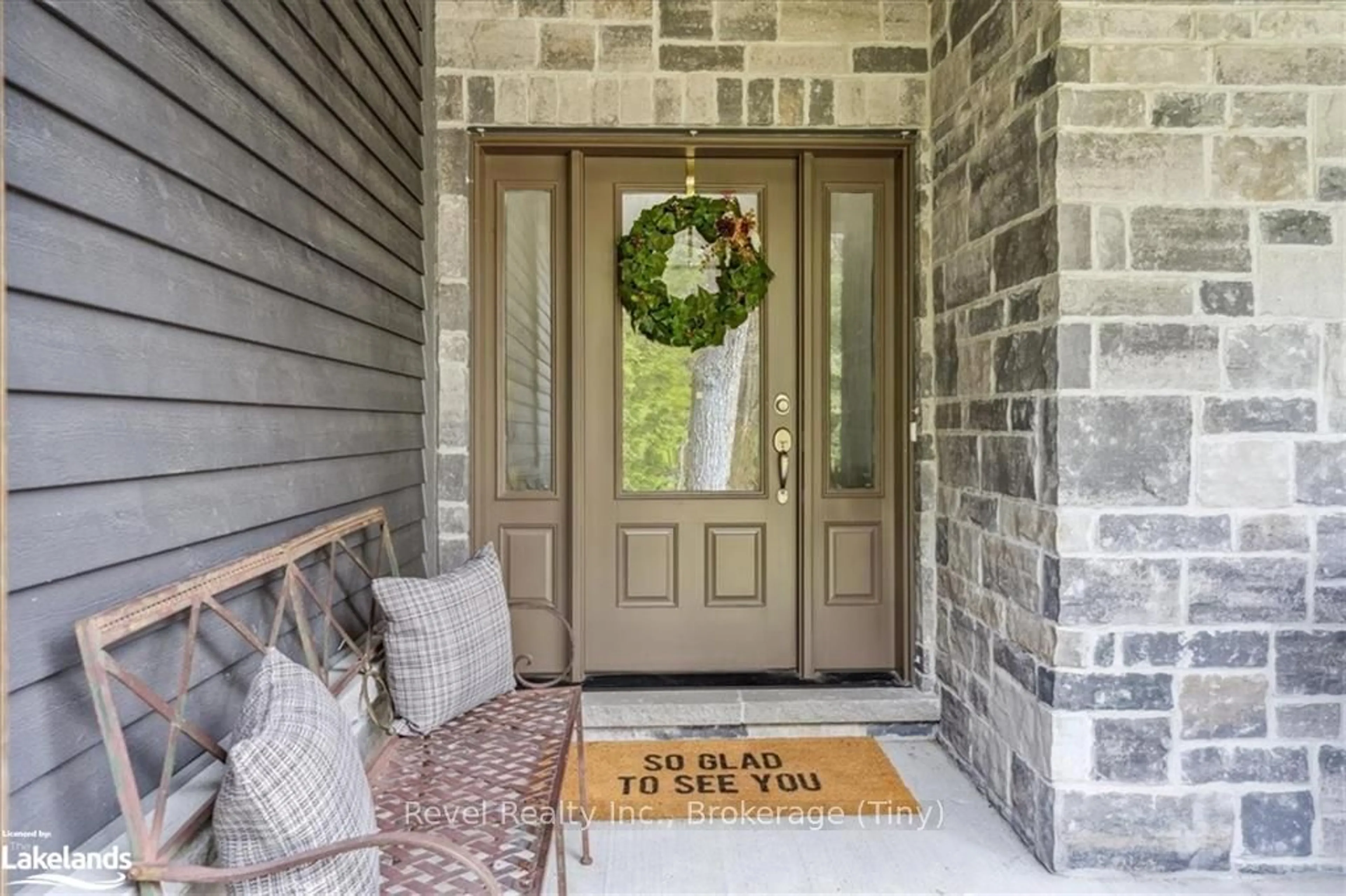 Indoor entryway, wood floors for 59 TROUT Lane, Tiny Ontario L9M 0J1